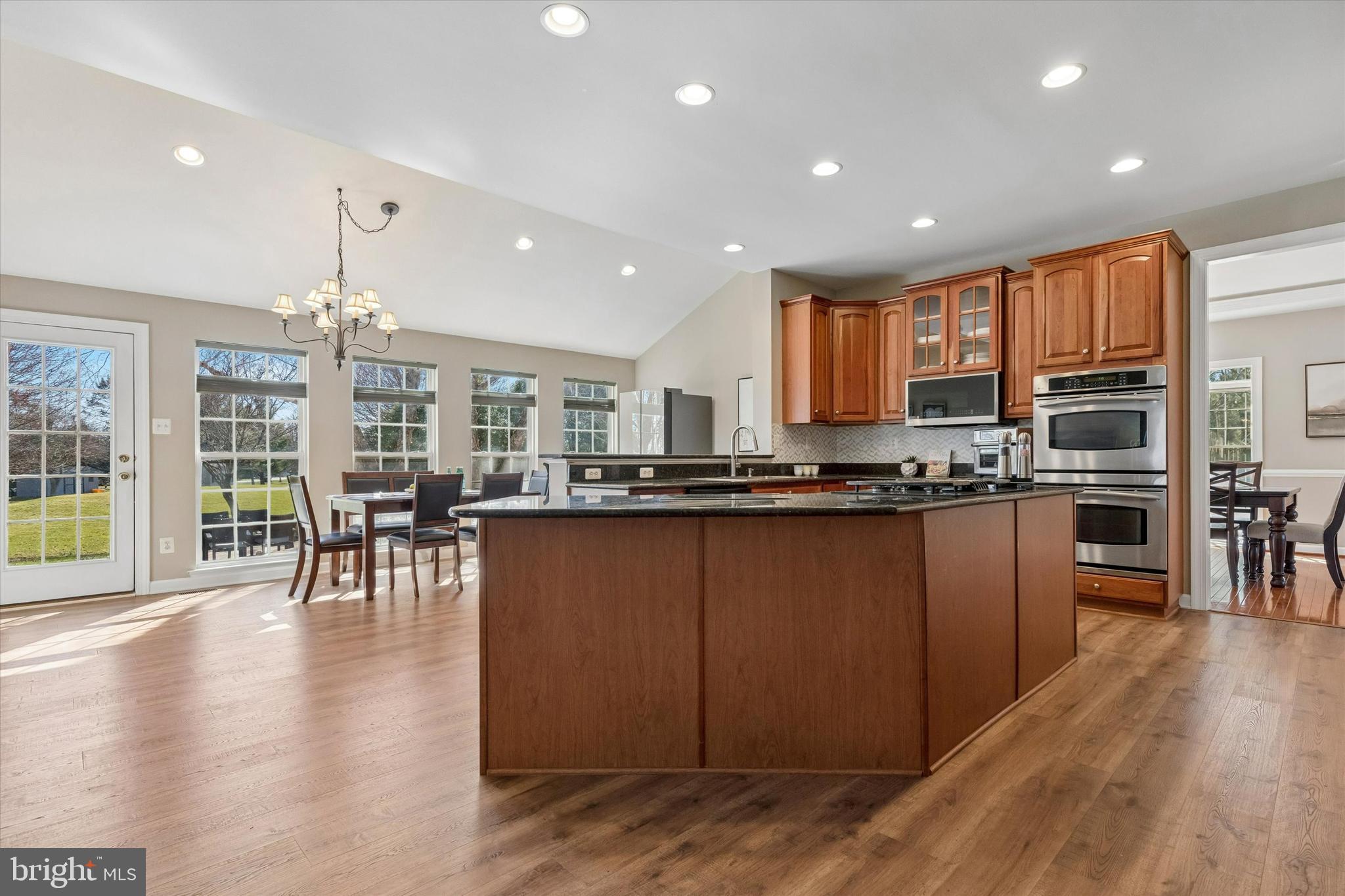 EQUESTRIAN COURT - Residential