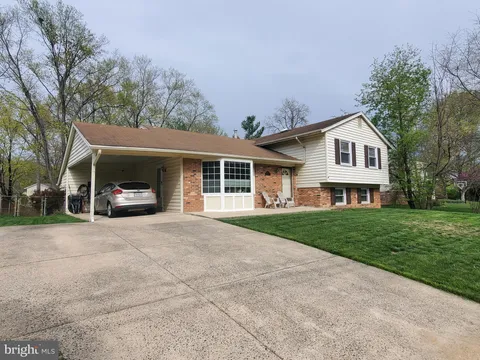 2402 Parkers Lane, Alexandria, VA MLS: VAFX2232124