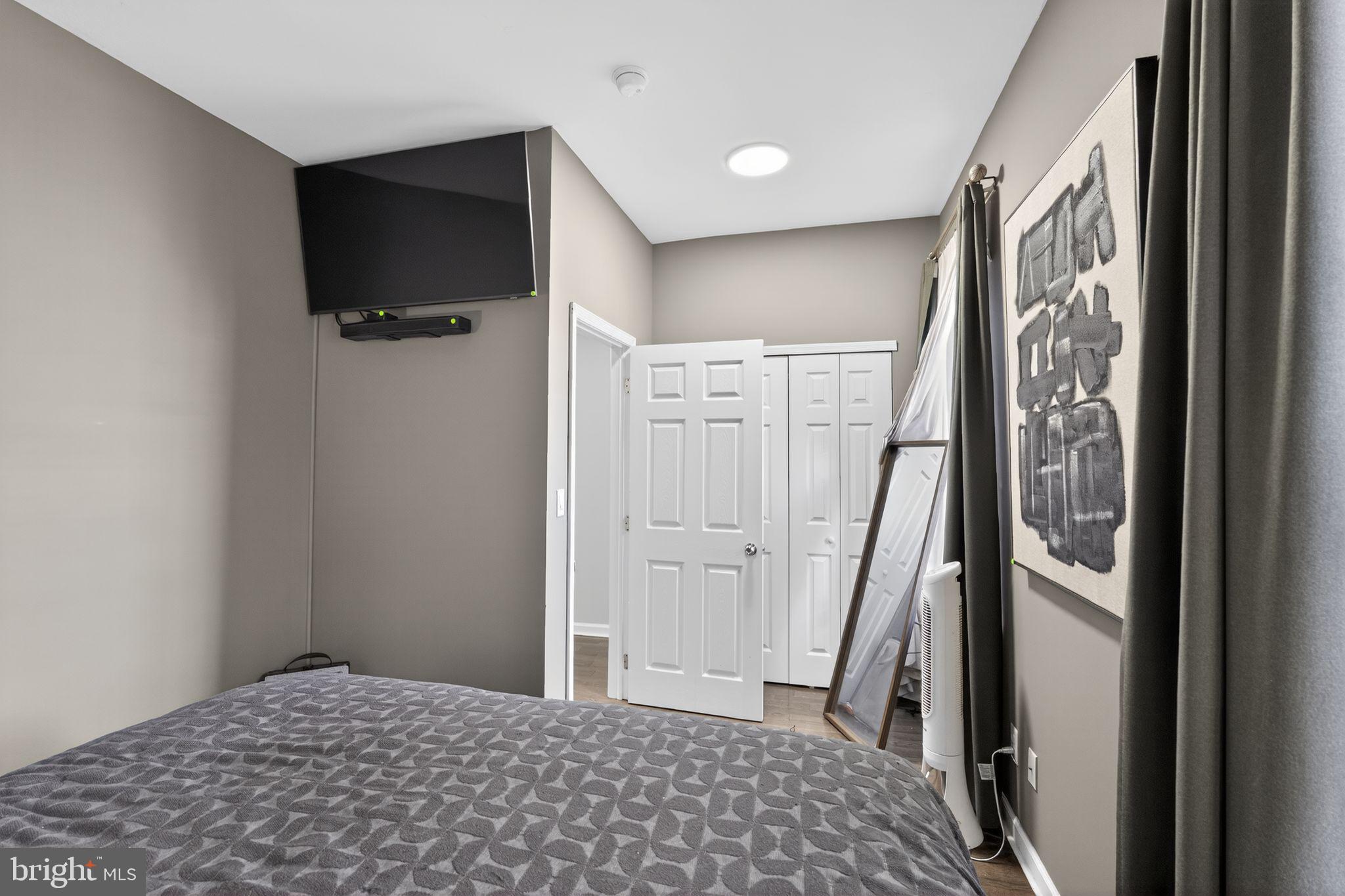 GRADUATE HOSPITAL - Residential