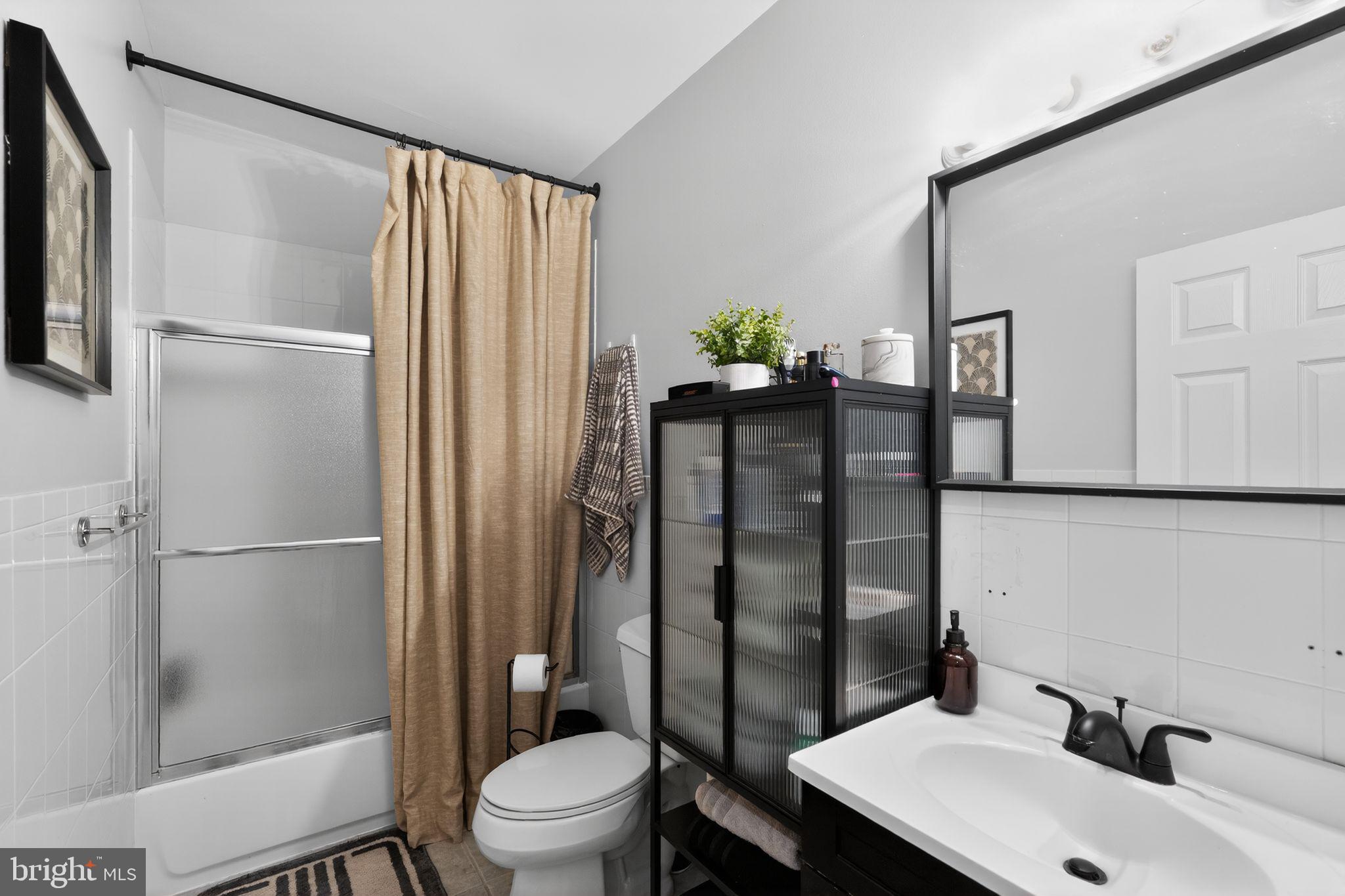 GRADUATE HOSPITAL - Residential