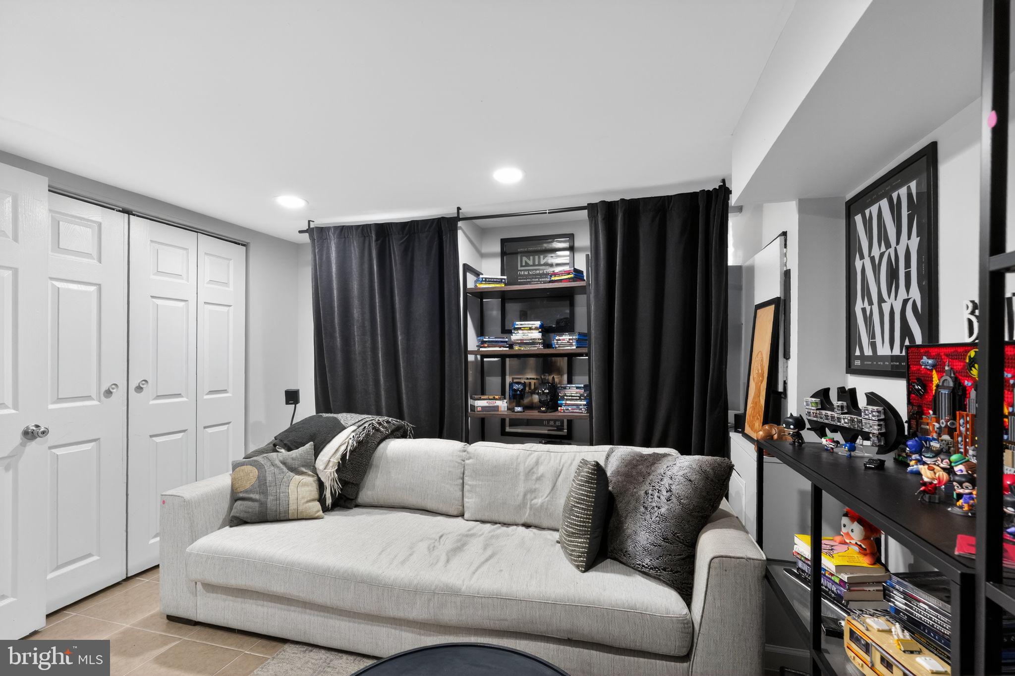 GRADUATE HOSPITAL - Residential