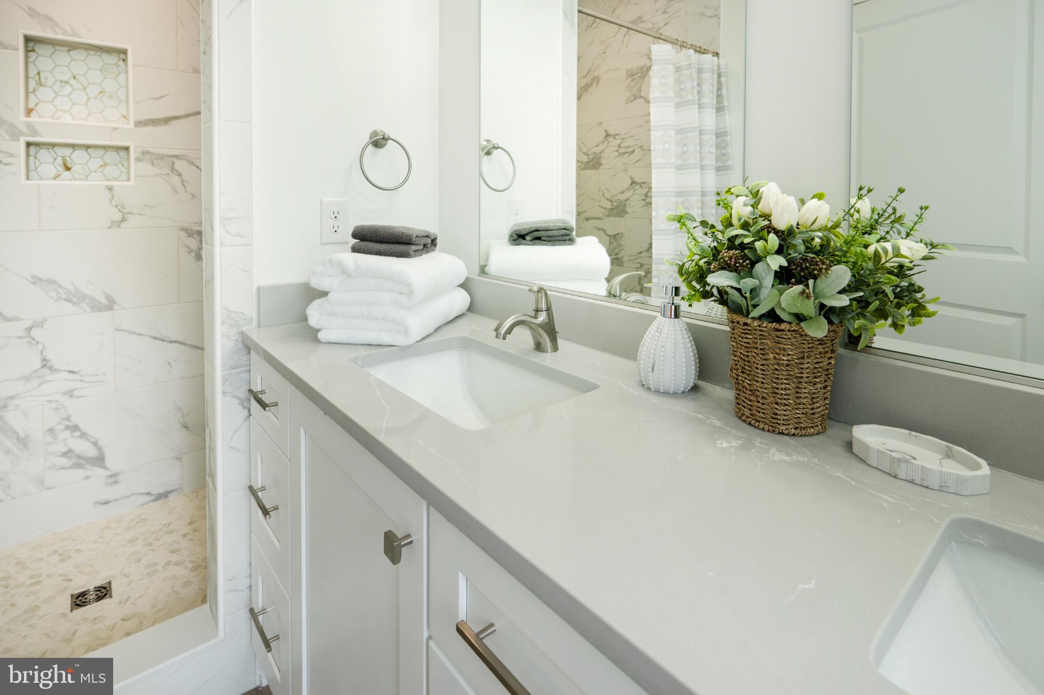 NOAH'S LANDING - Residential