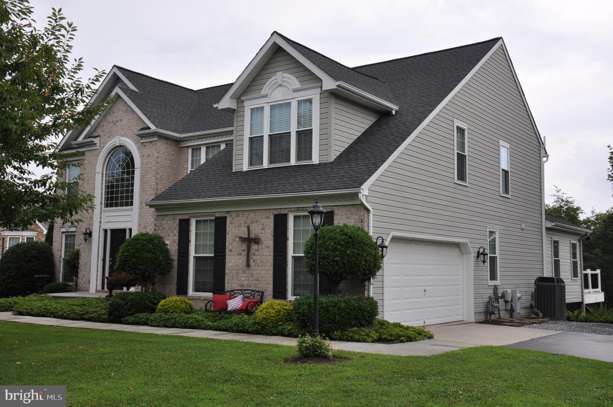 MAXA MEADOWS - Residential