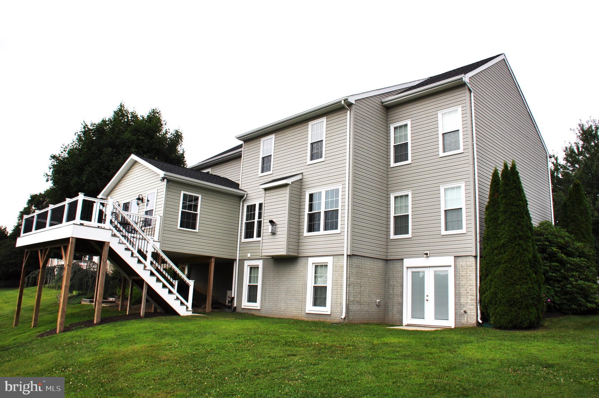 MAXA MEADOWS - Residential