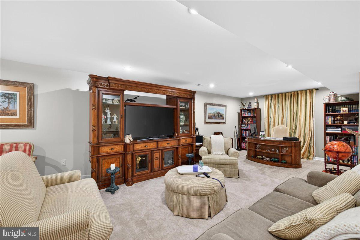 HOMESTEAD - Residential