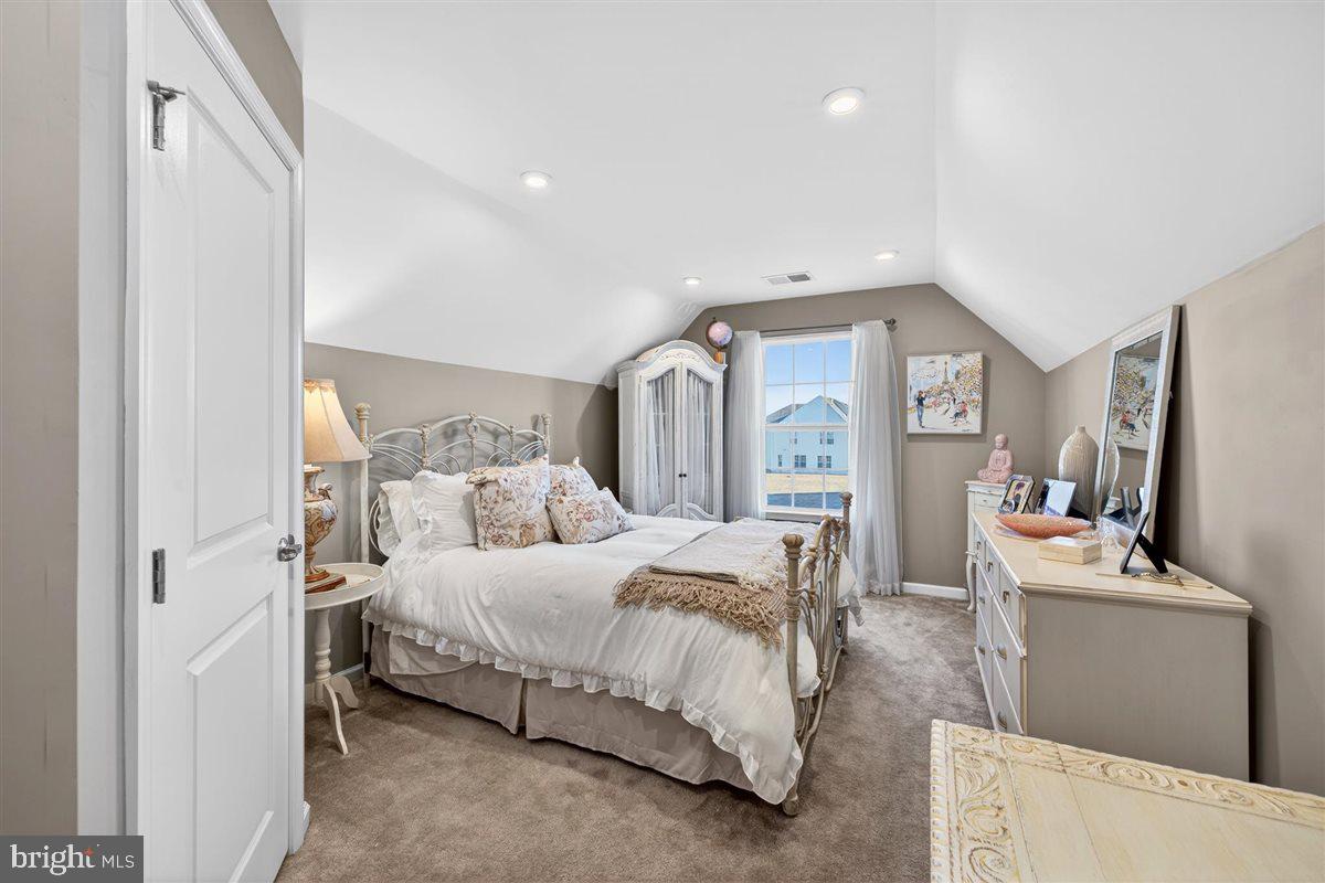 HOMESTEAD - Residential