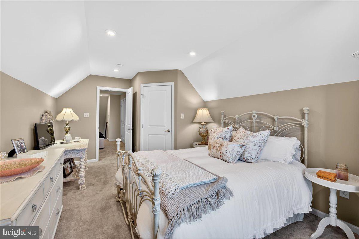 HOMESTEAD - Residential