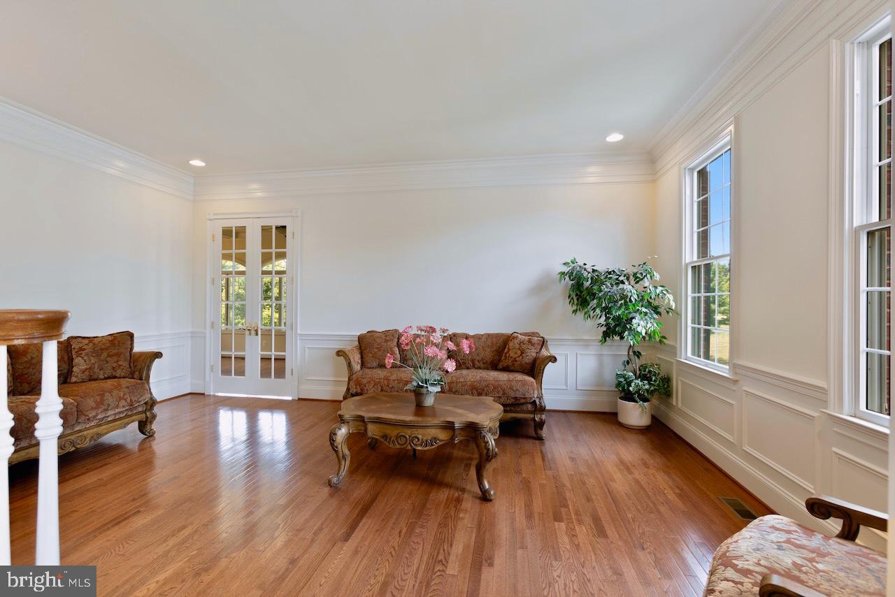 LOUDOUN VALLEY ESTATES - Residential