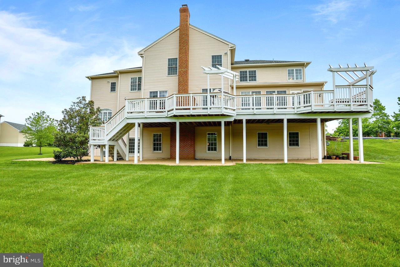 LOUDOUN VALLEY ESTATES - Residential