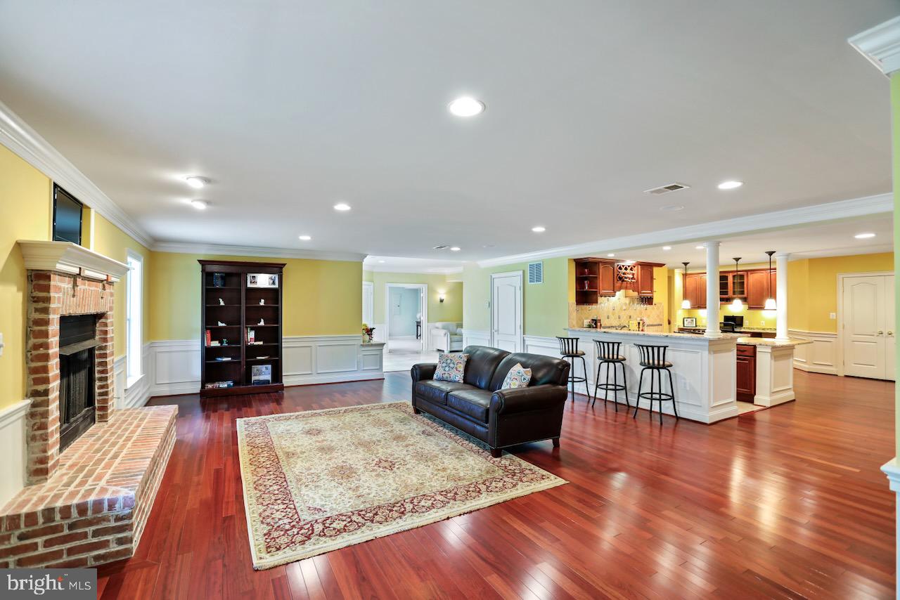 LOUDOUN VALLEY ESTATES - Residential