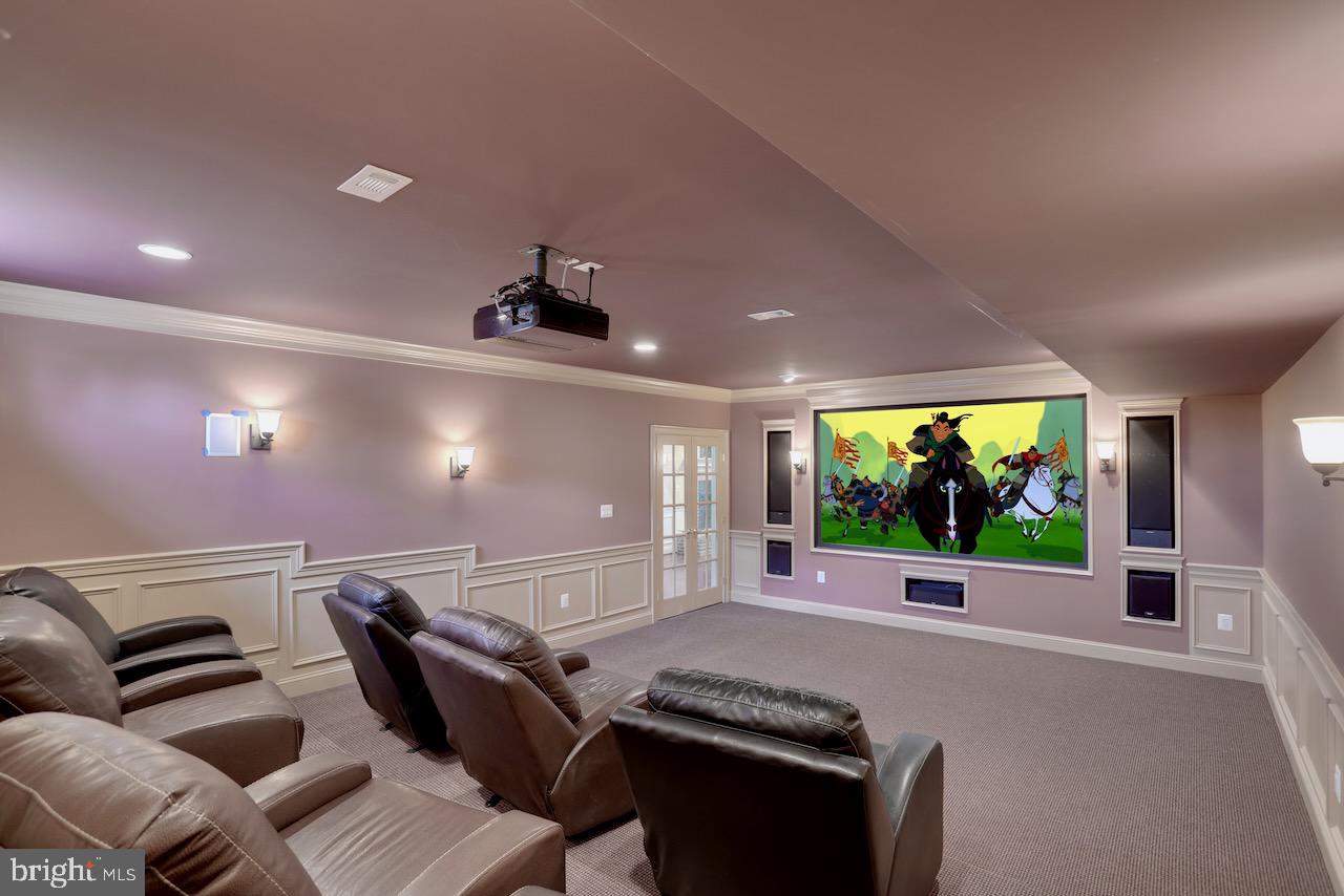 LOUDOUN VALLEY ESTATES - Residential