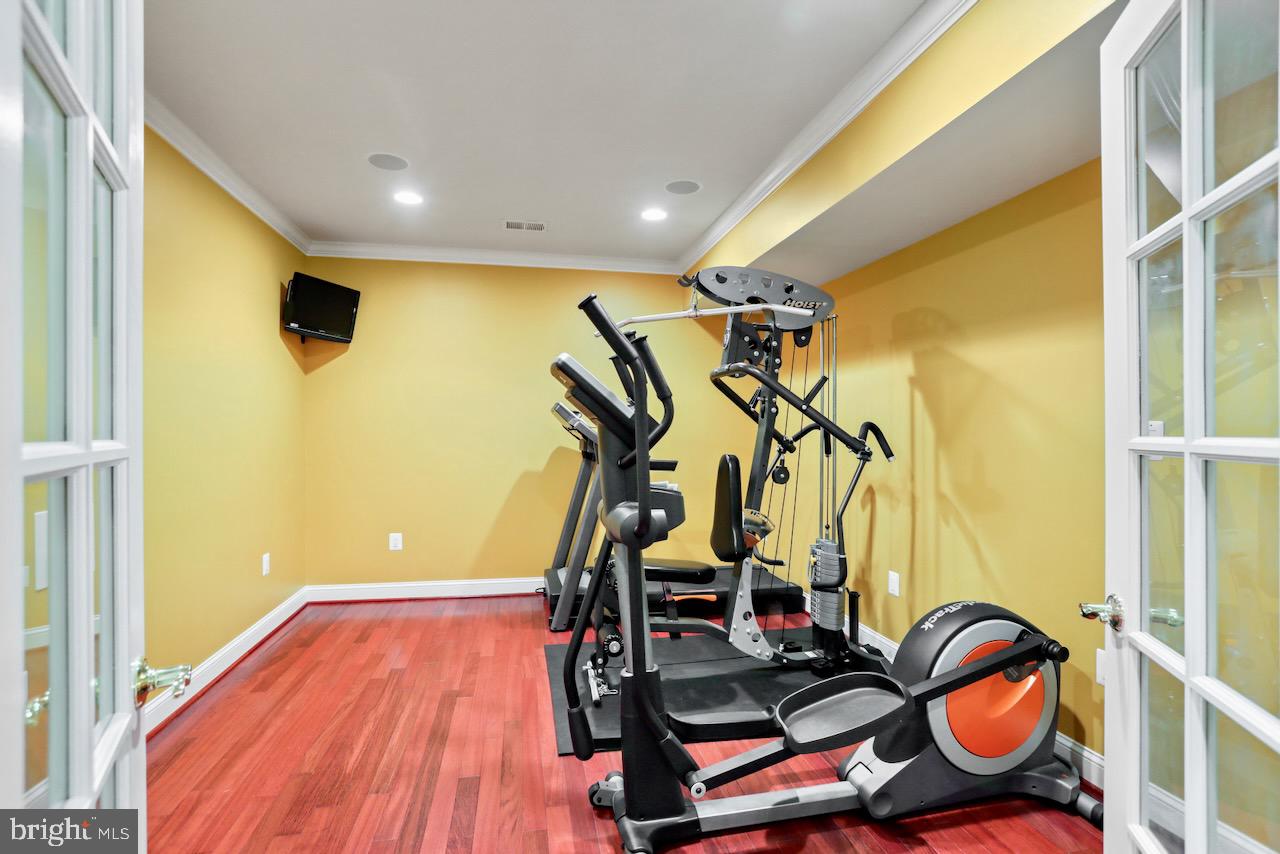 LOUDOUN VALLEY ESTATES - Residential