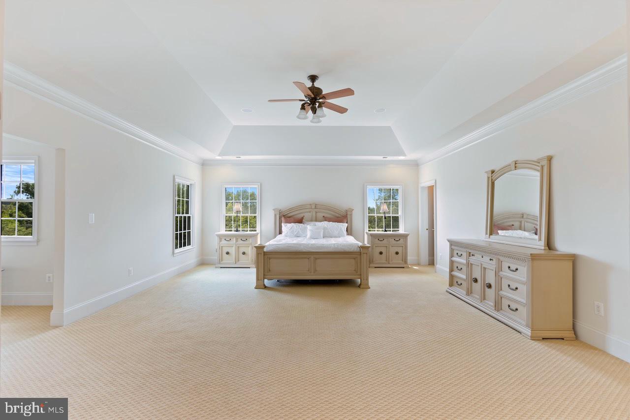 LOUDOUN VALLEY ESTATES - Residential