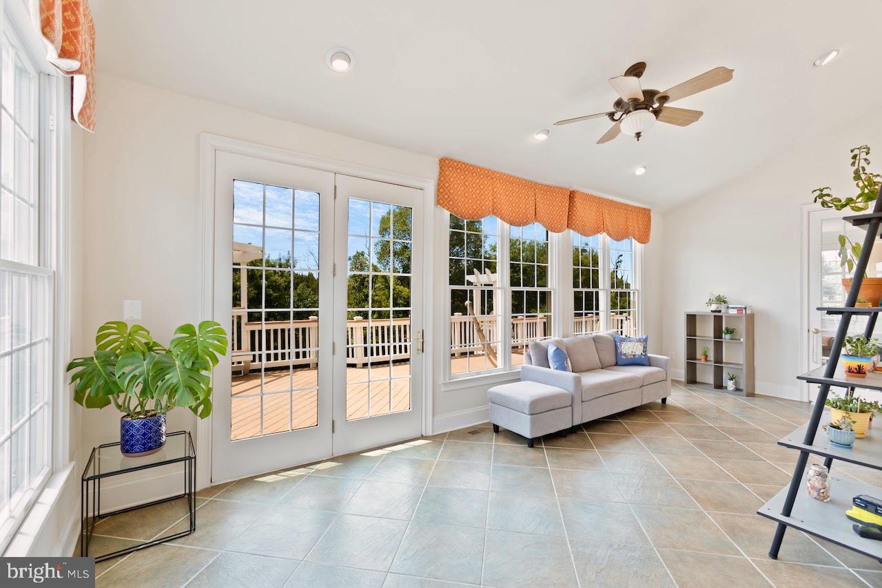 LOUDOUN VALLEY ESTATES - Residential