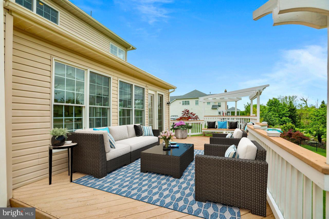 LOUDOUN VALLEY ESTATES - Residential