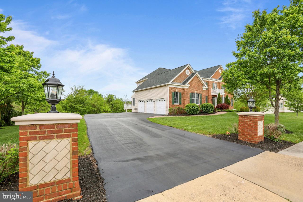 LOUDOUN VALLEY ESTATES - Residential