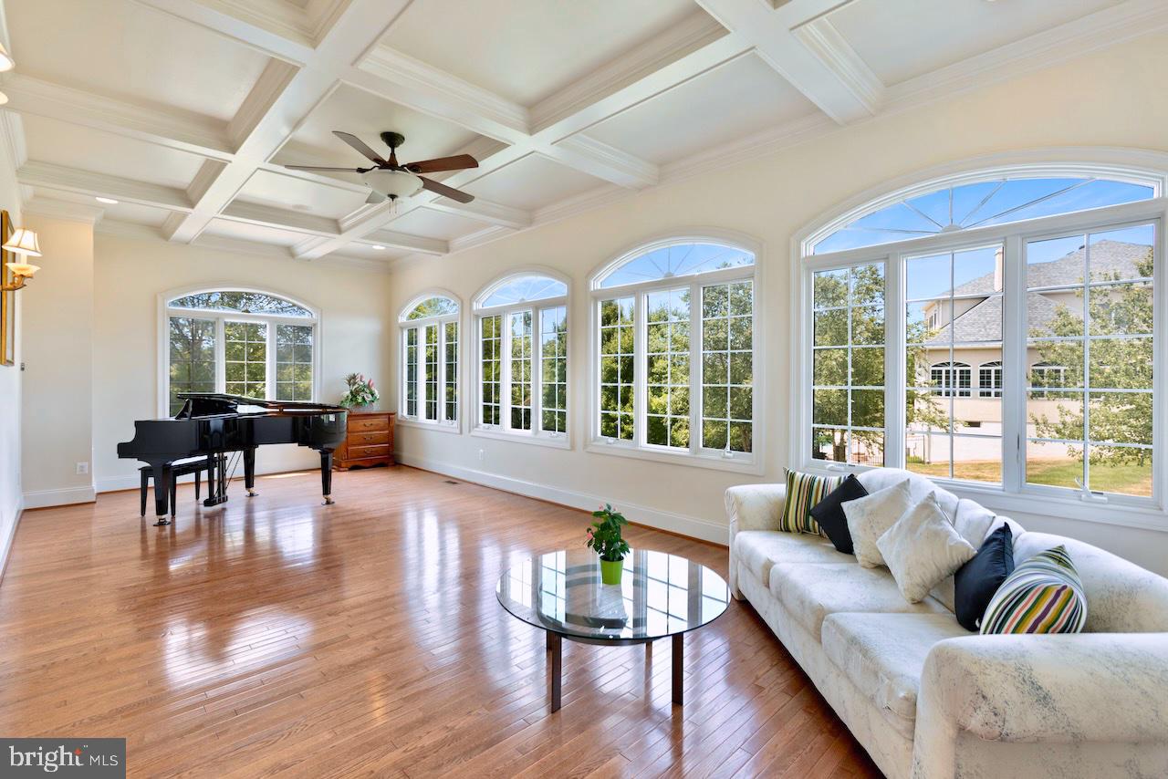 LOUDOUN VALLEY ESTATES - Residential