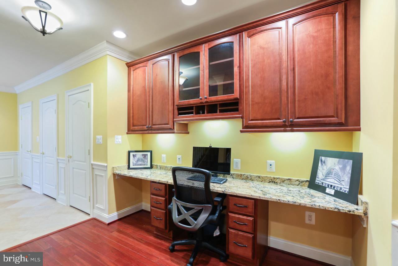 LOUDOUN VALLEY ESTATES - Residential