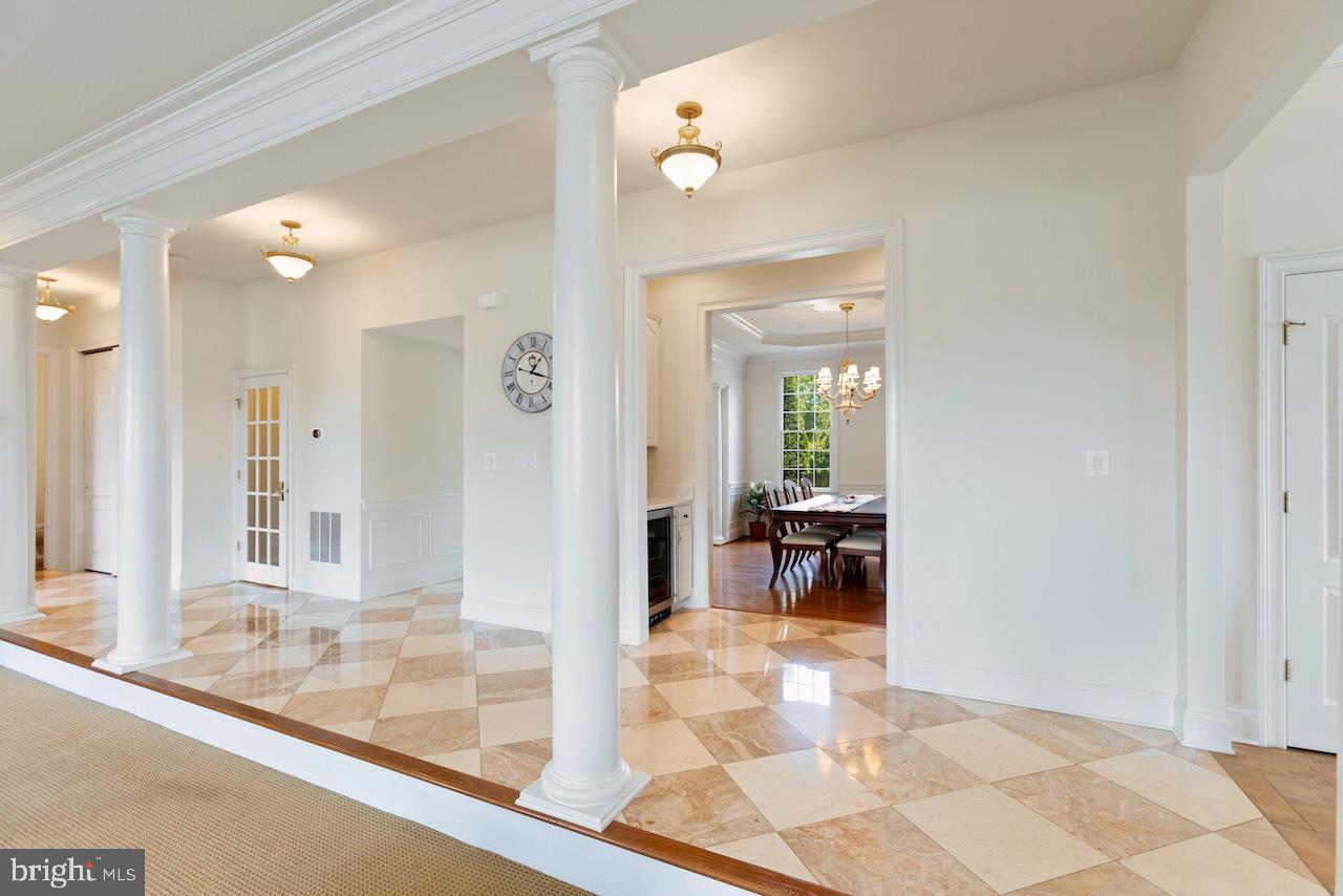 LOUDOUN VALLEY ESTATES - Residential