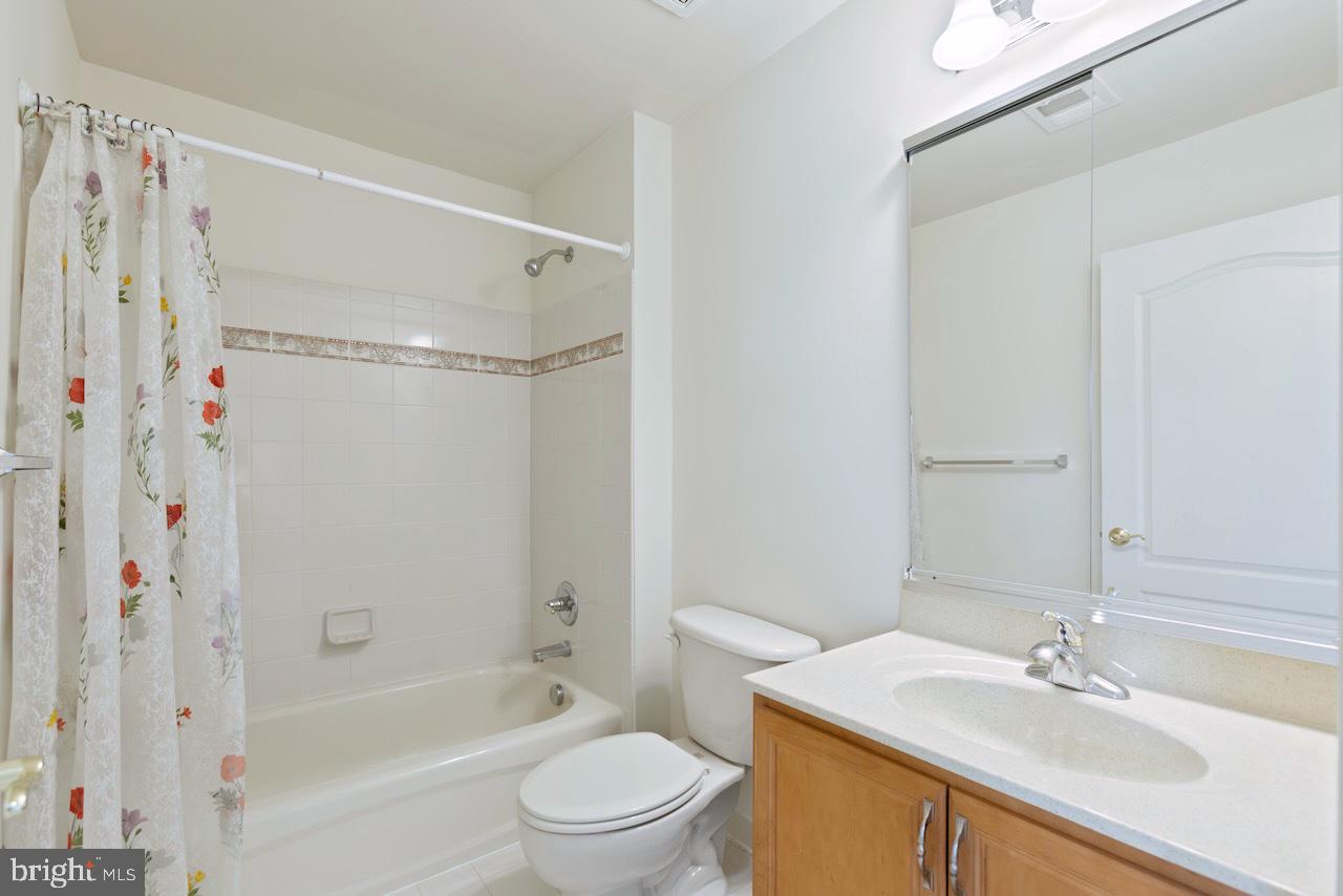 LOUDOUN VALLEY ESTATES - Residential