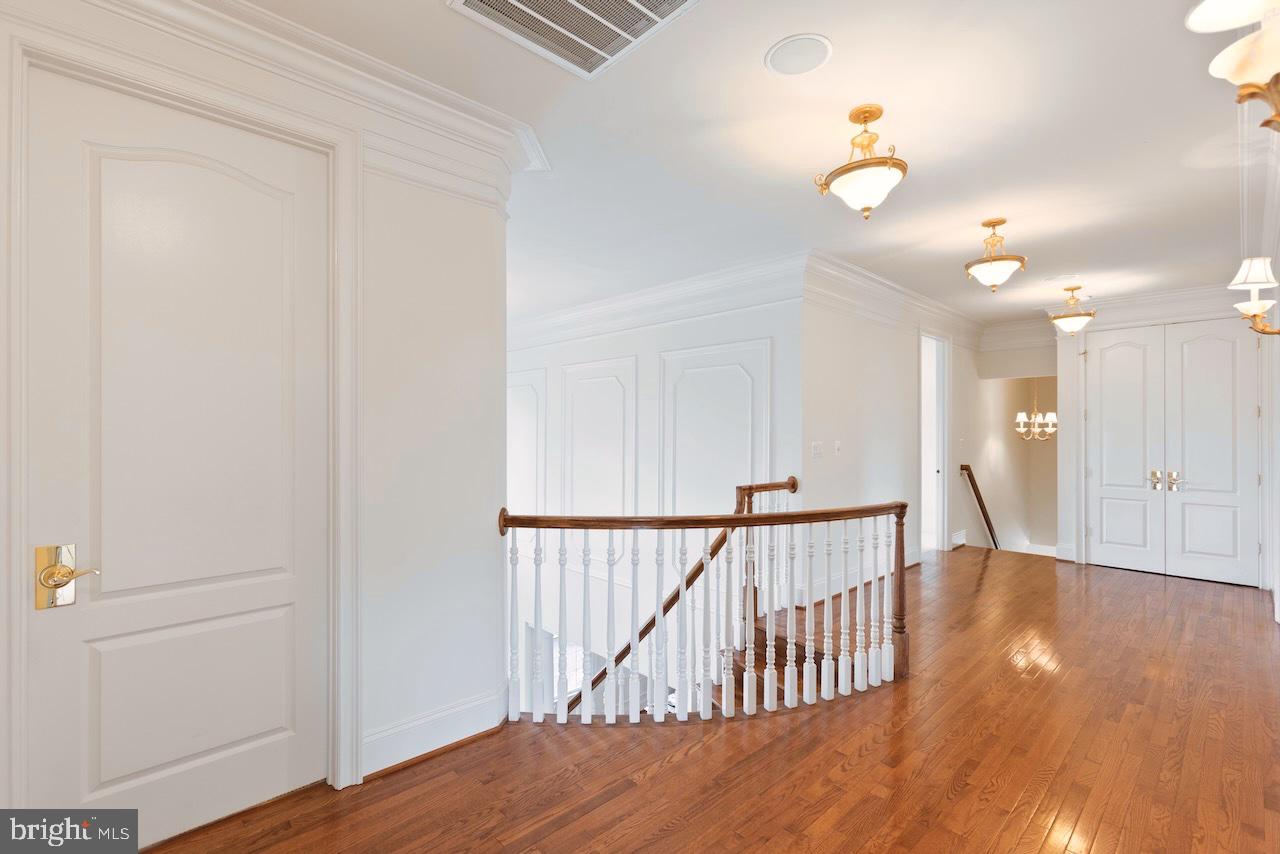 LOUDOUN VALLEY ESTATES - Residential