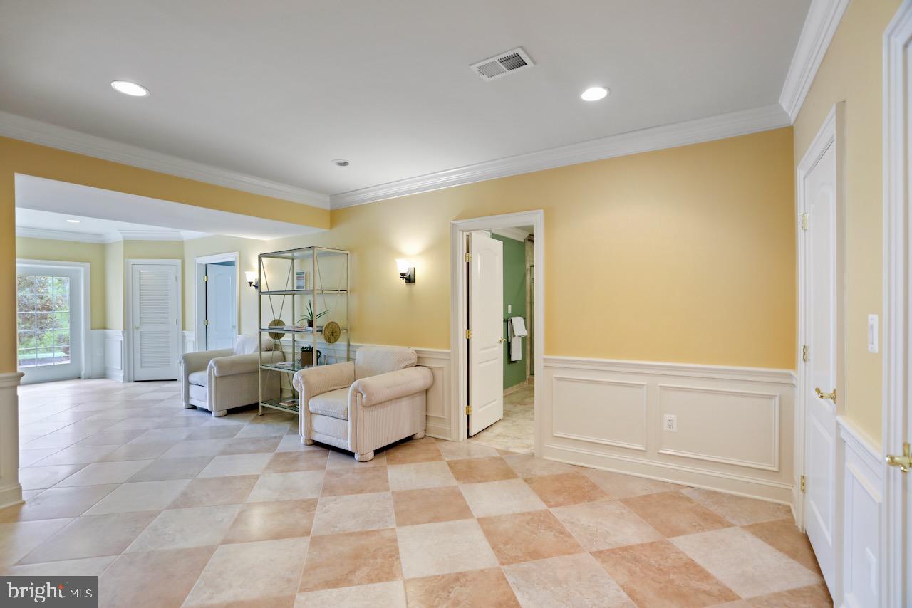 LOUDOUN VALLEY ESTATES - Residential