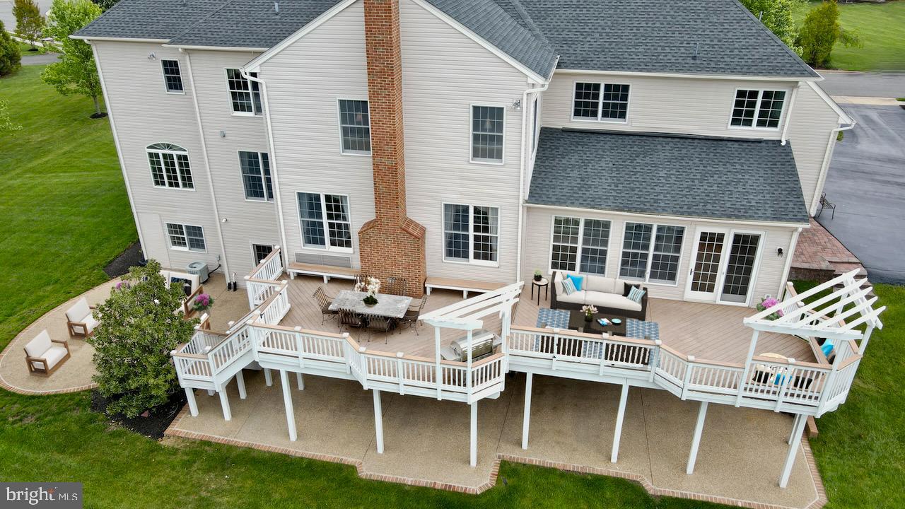 LOUDOUN VALLEY ESTATES - Residential