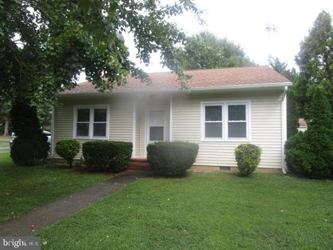 Photo of 200 Ericsson Avenue, BETTERTON, MD 21610 (MLS # MDKE2005740) Photo of 200 Ericsson Avenue, BETTERTON, MD 21610 (MLS # MDKE2005740)