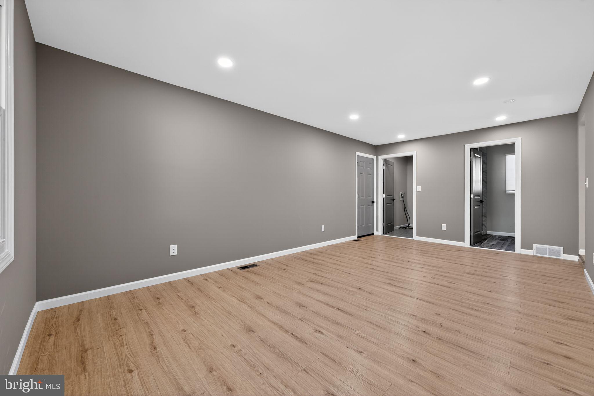 WILLOW MANOR FARMS - Residential