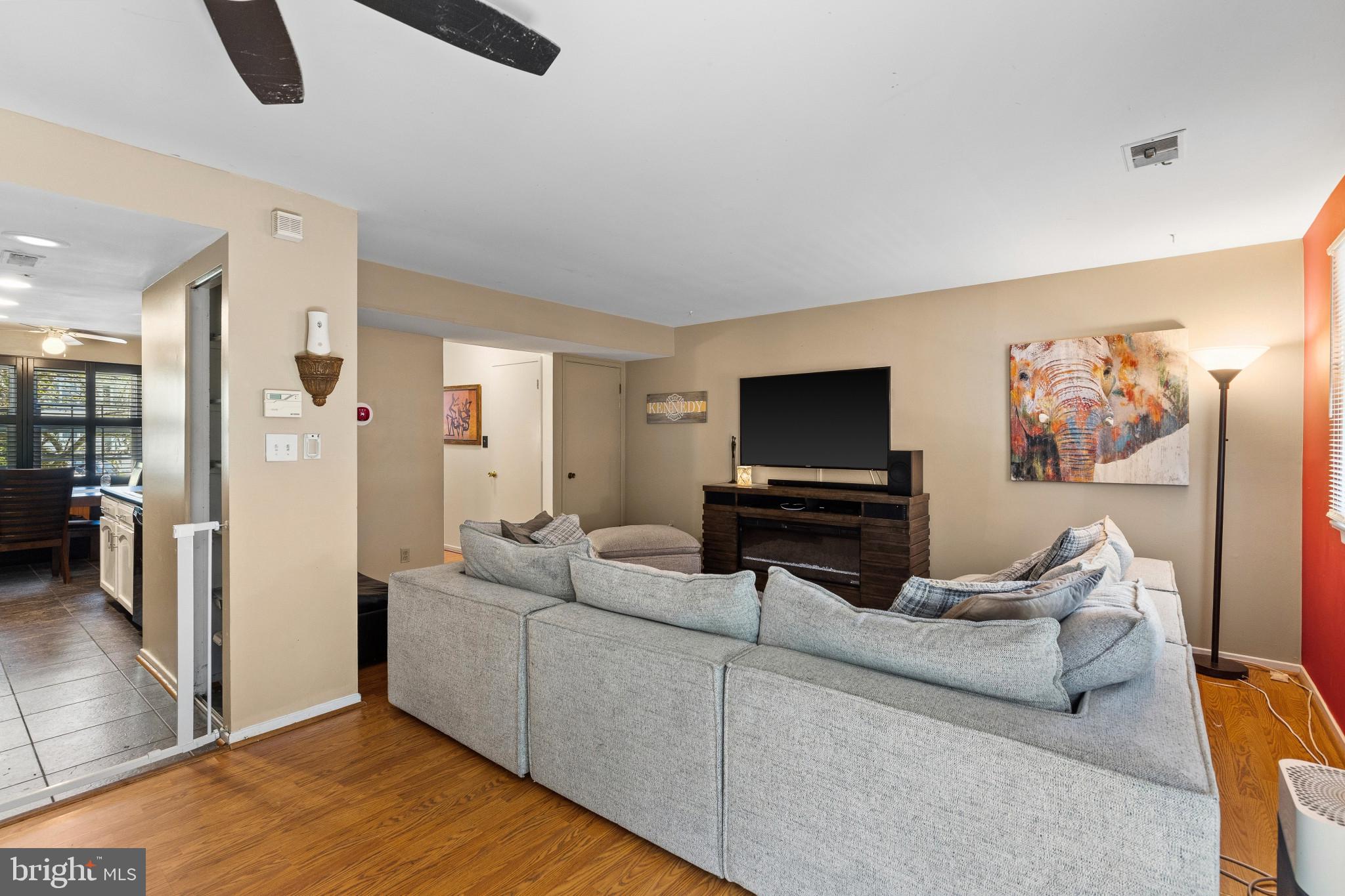 5765 YELLOWROSE COURT