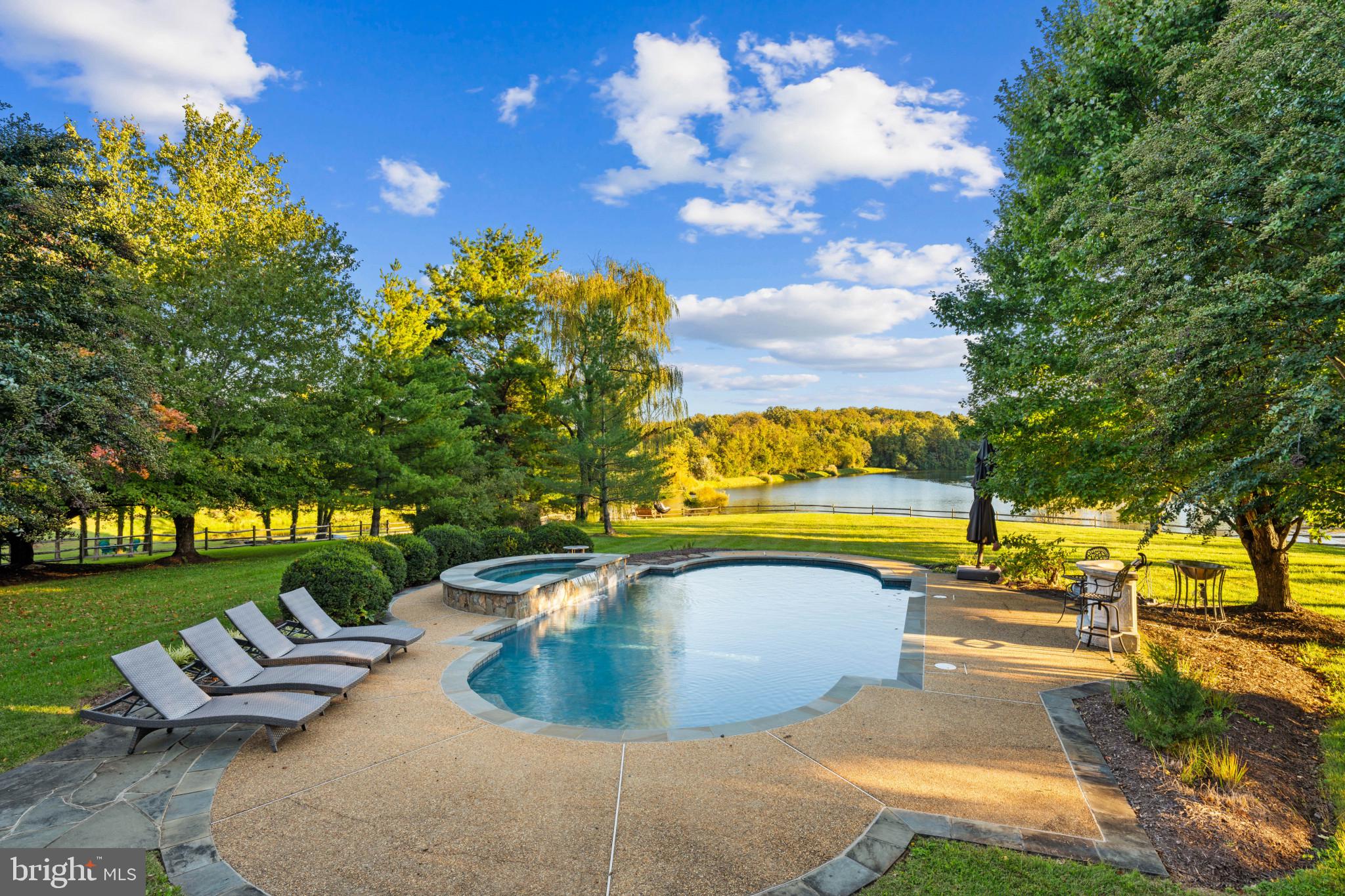7203 LEETON COURT