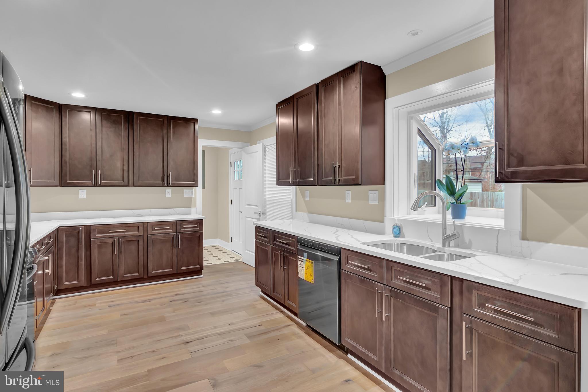 SNOWDEN OAKS - Residential