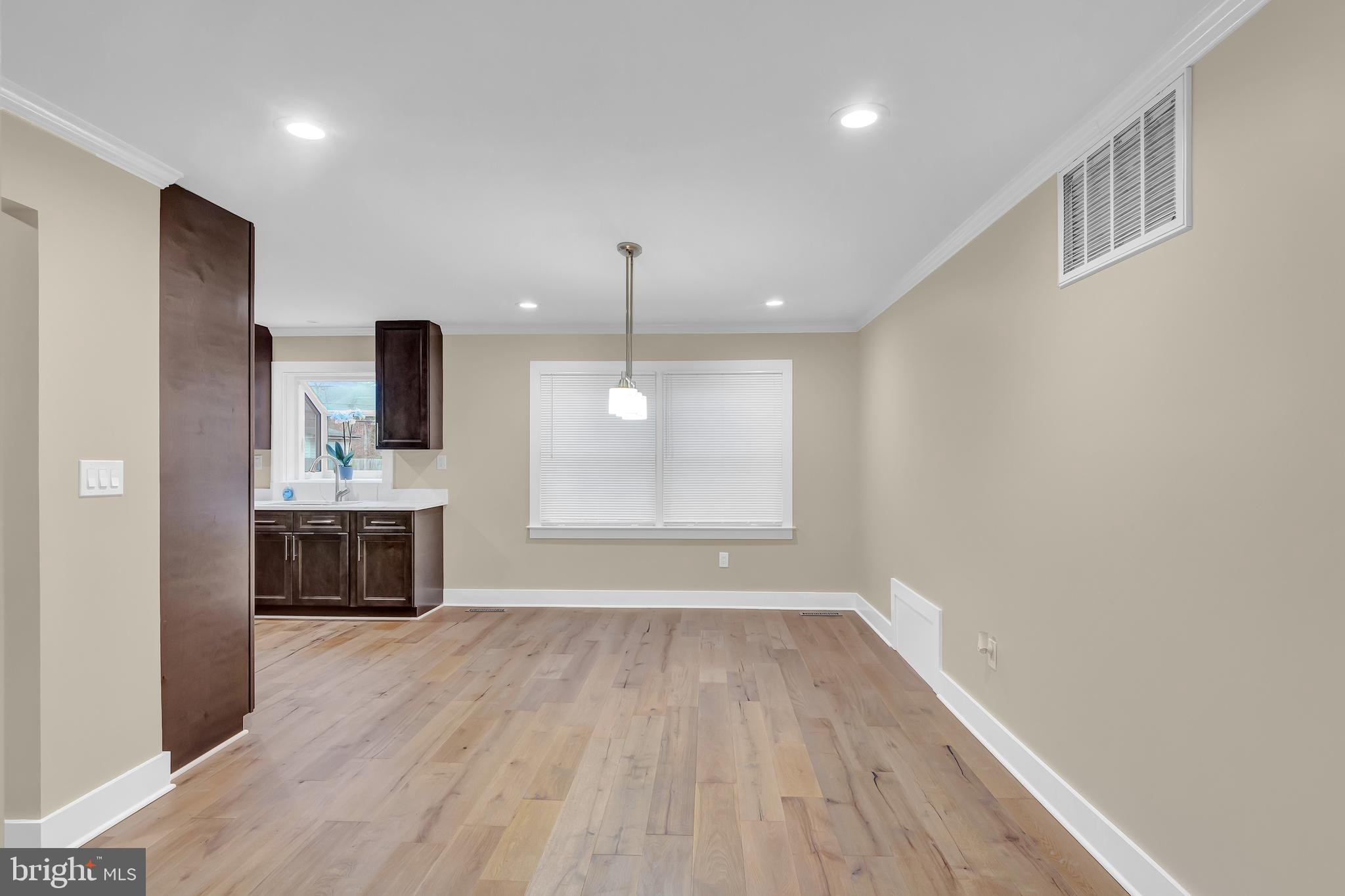 SNOWDEN OAKS - Residential