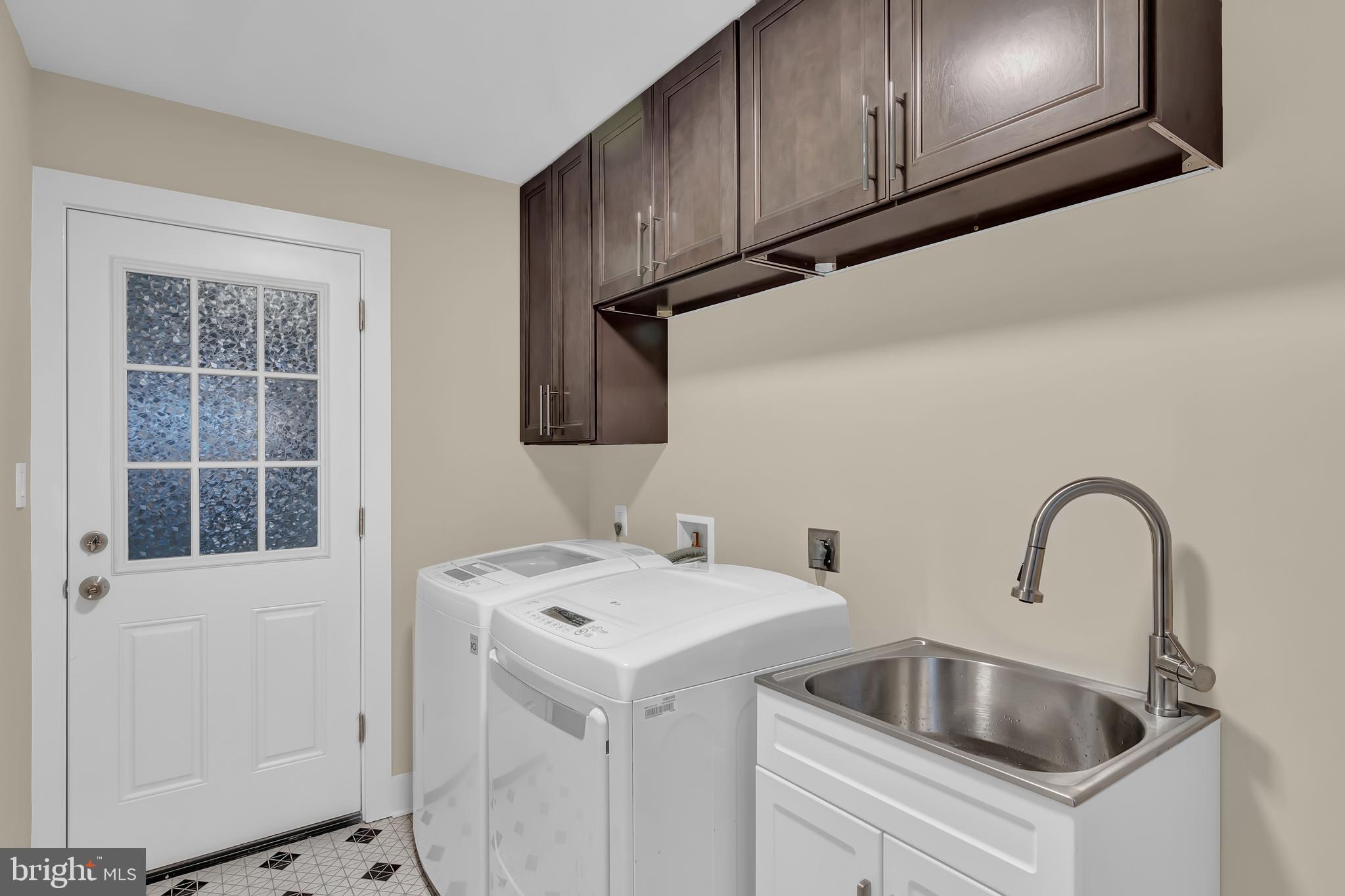 SNOWDEN OAKS - Residential