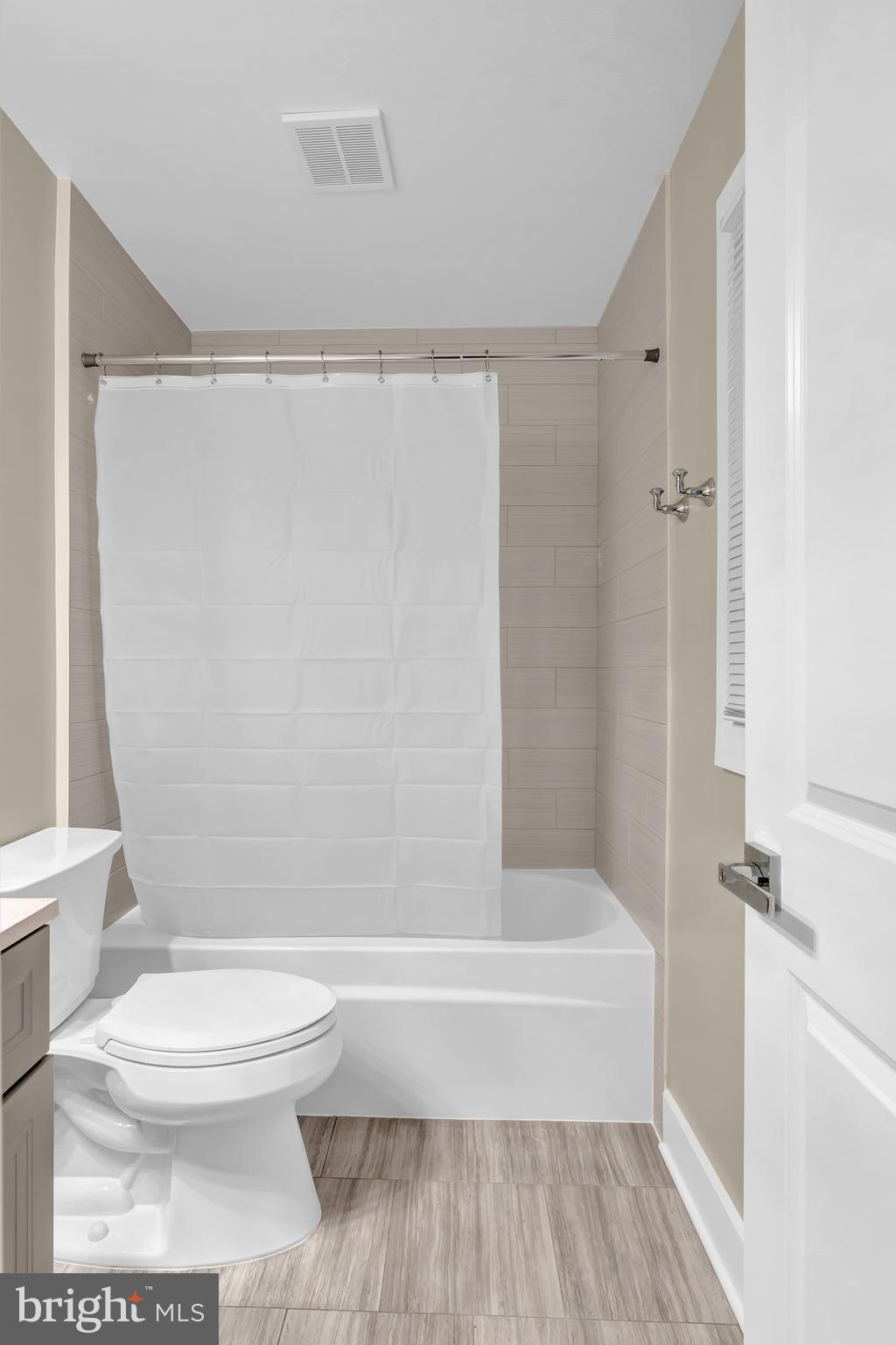 SNOWDEN OAKS - Residential