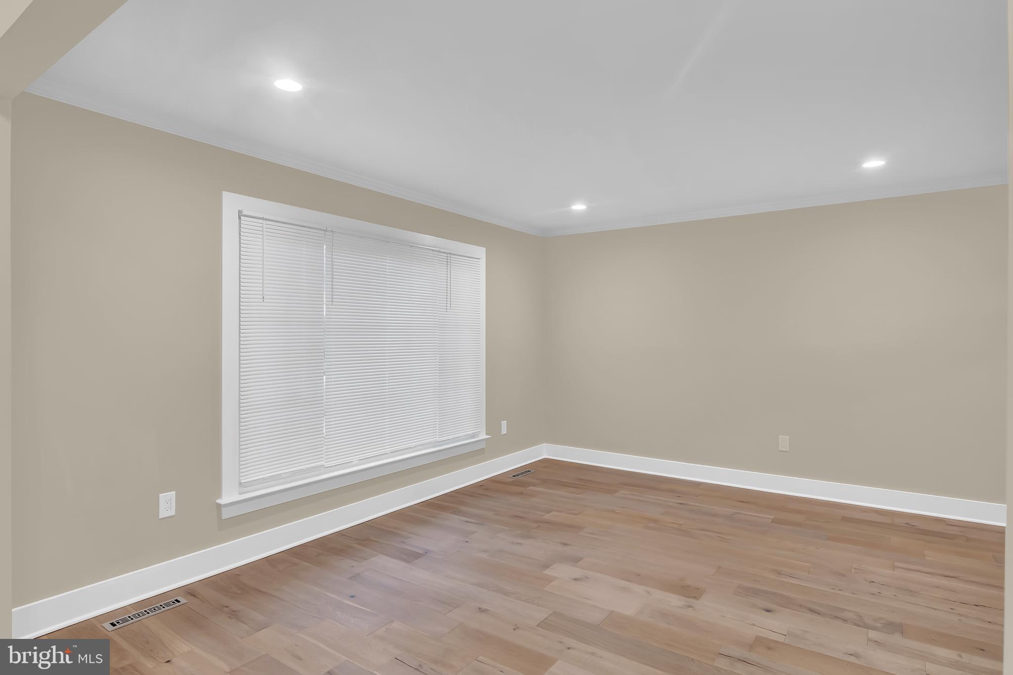 SNOWDEN OAKS - Residential