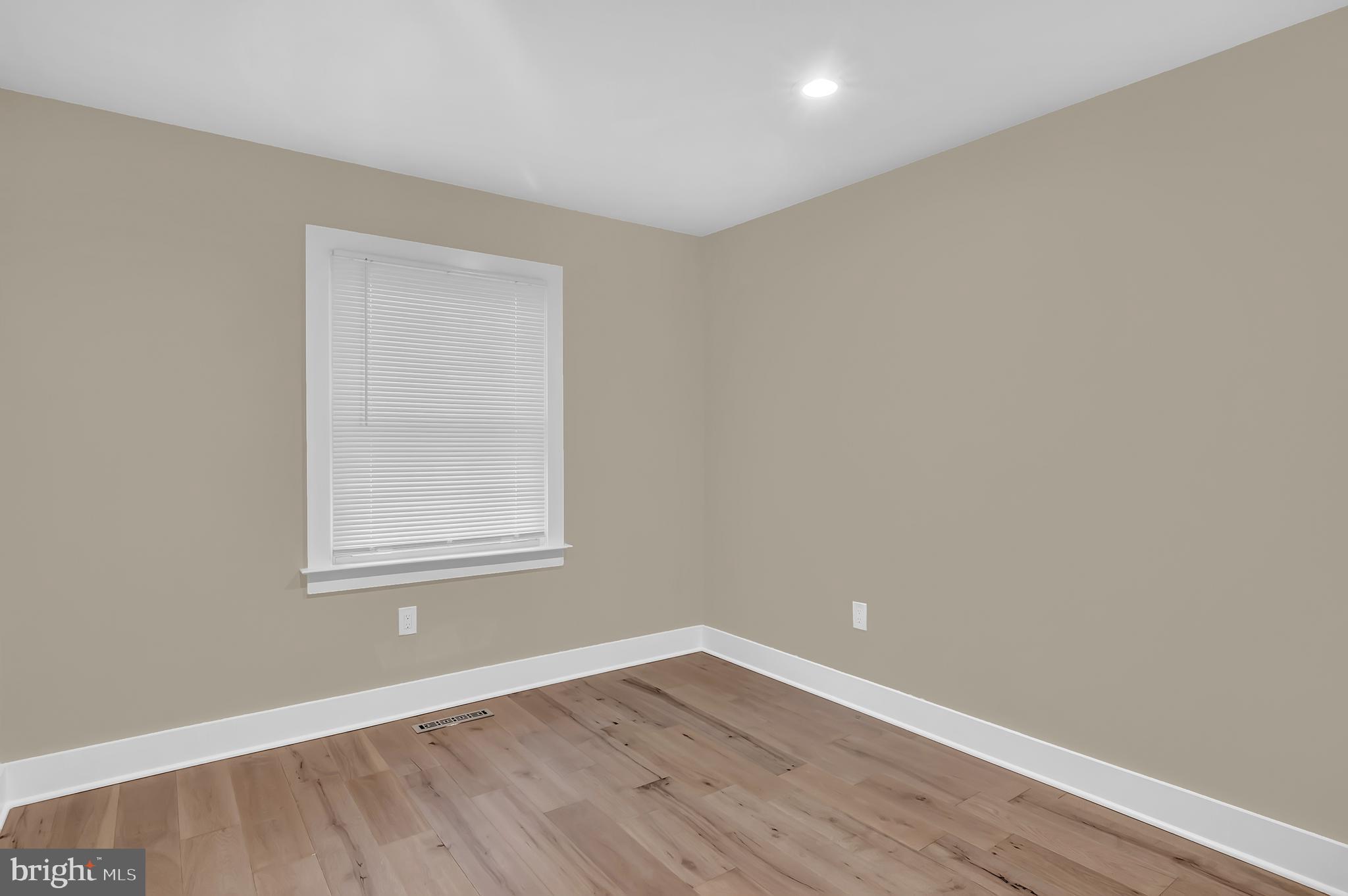 SNOWDEN OAKS - Residential