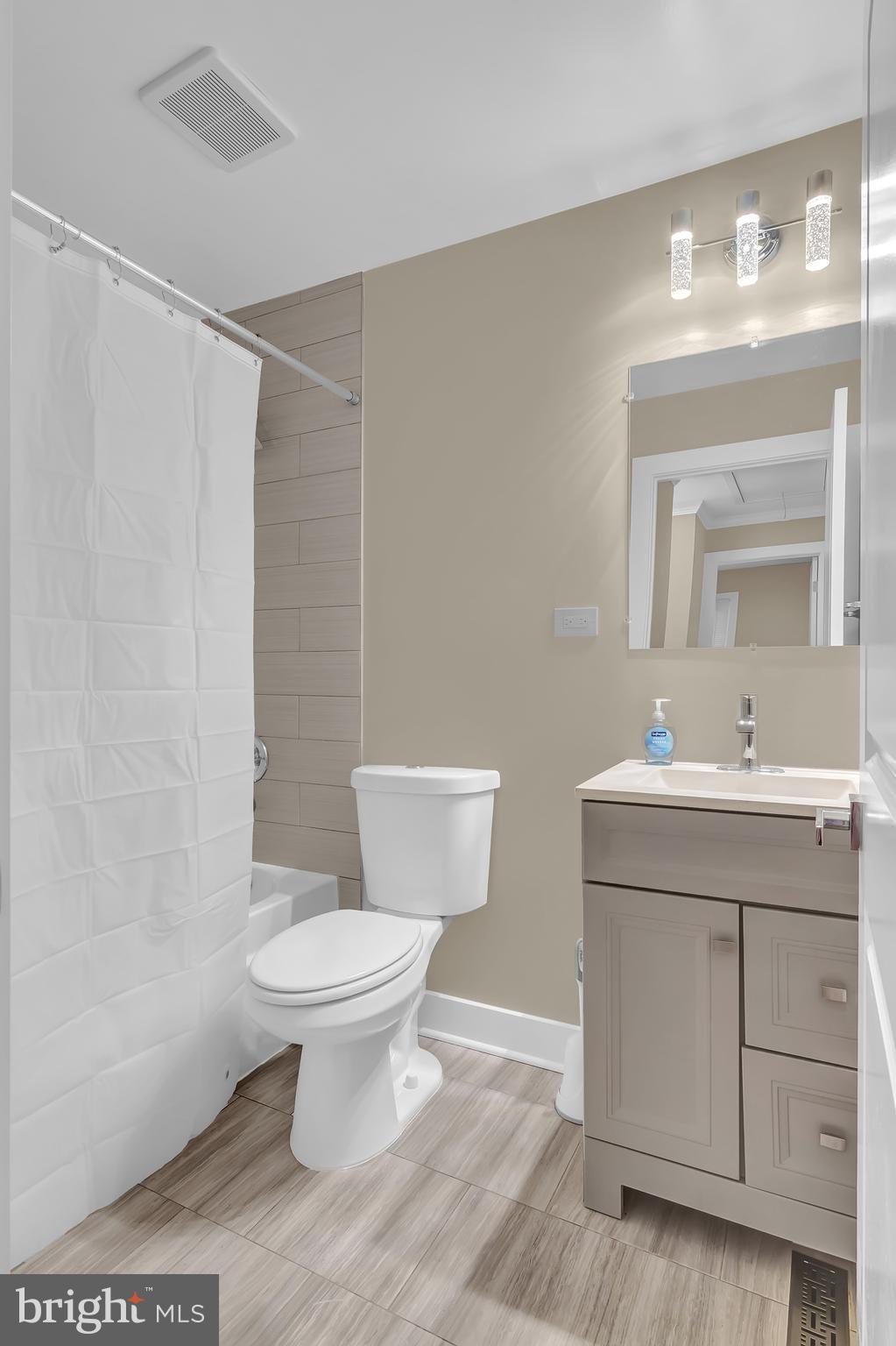 SNOWDEN OAKS - Residential