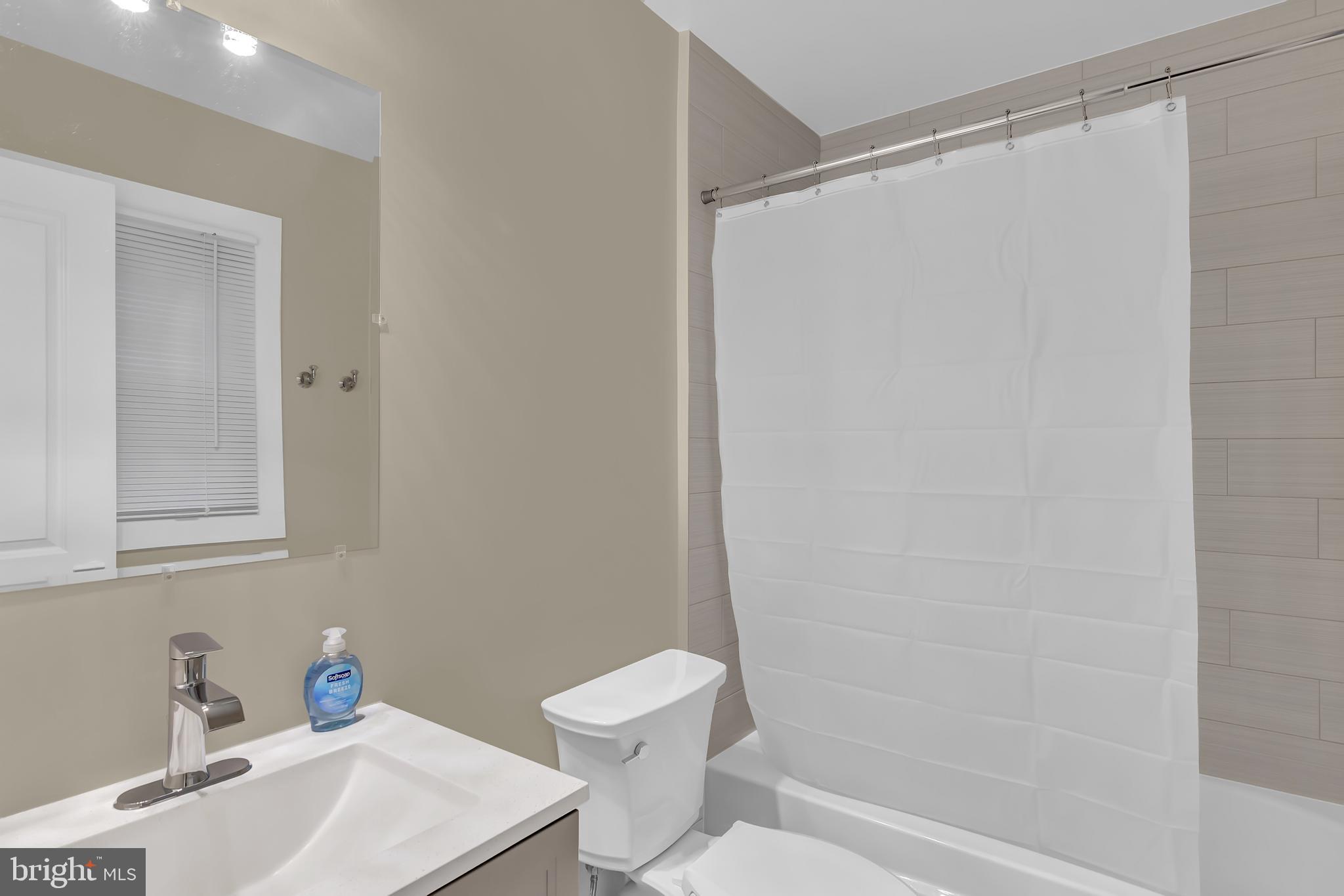 SNOWDEN OAKS - Residential