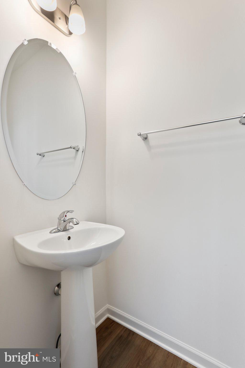 OVERLOOK AT RIVERSIDE TOWNHOMES - Residential Lease