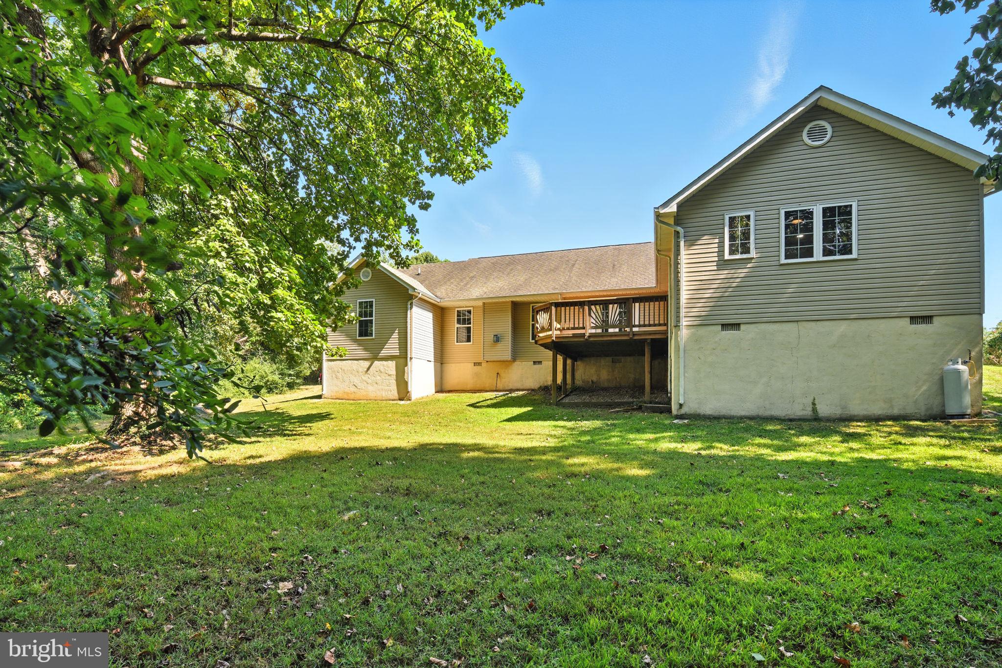 1009 MAGNOLIA DRIVE