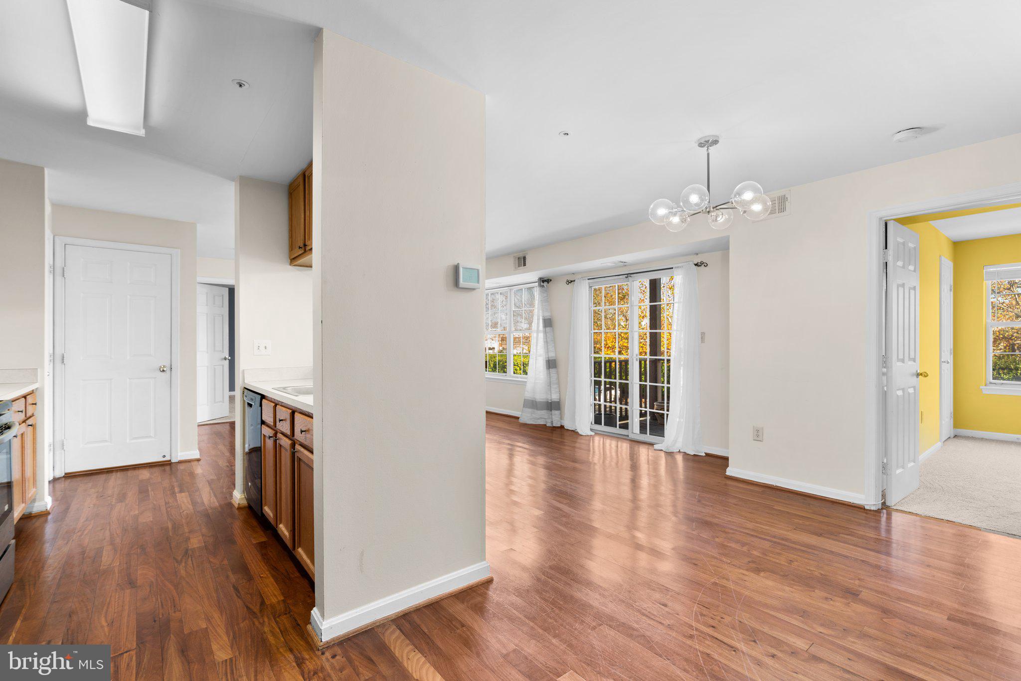 LAKE POINTE AT TOWN CENTER - Residential