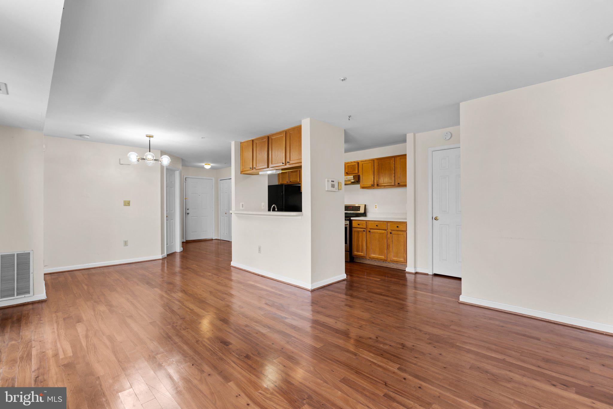 LAKE POINTE AT TOWN CENTER - Residential