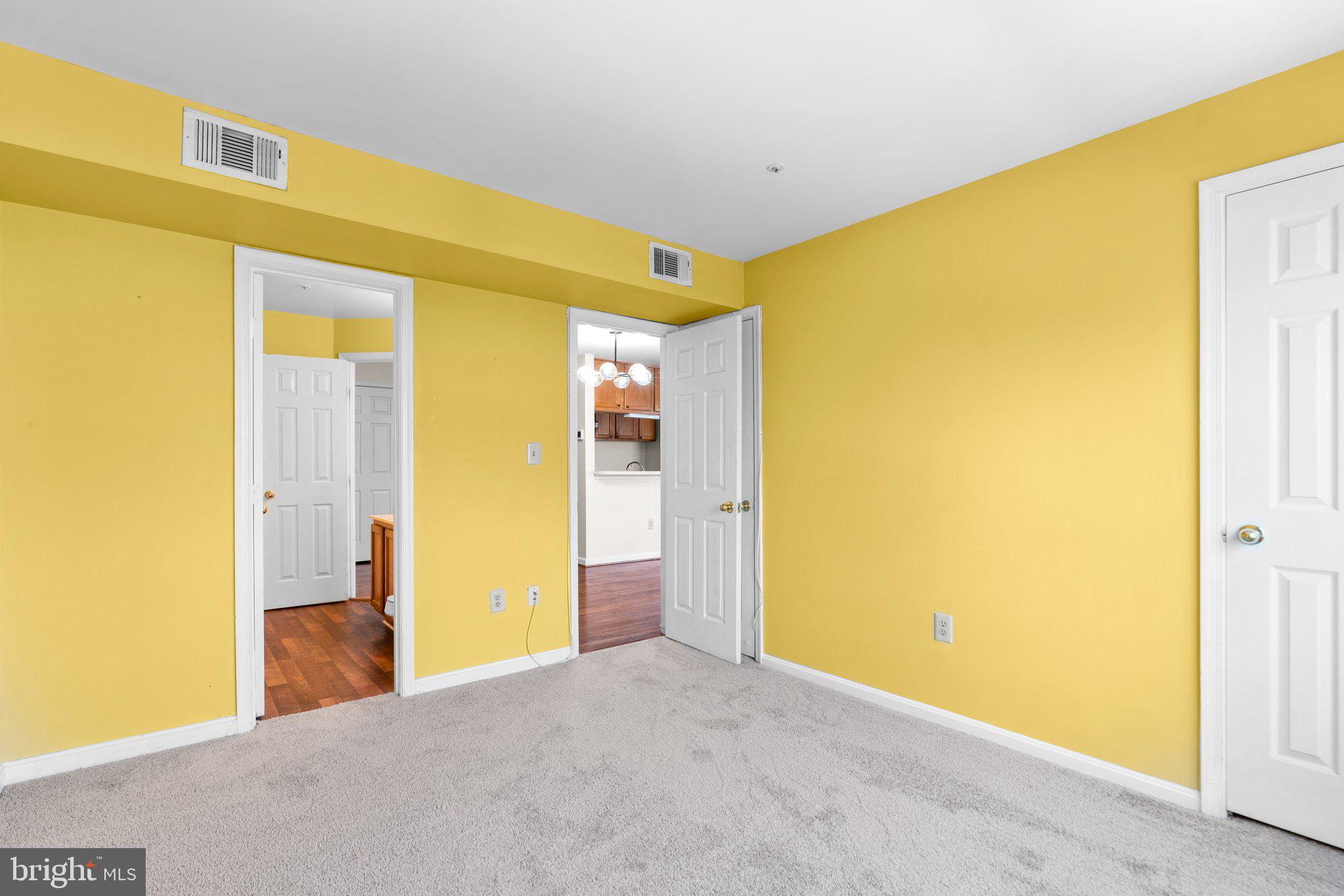 LAKE POINTE AT TOWN CENTER - Residential