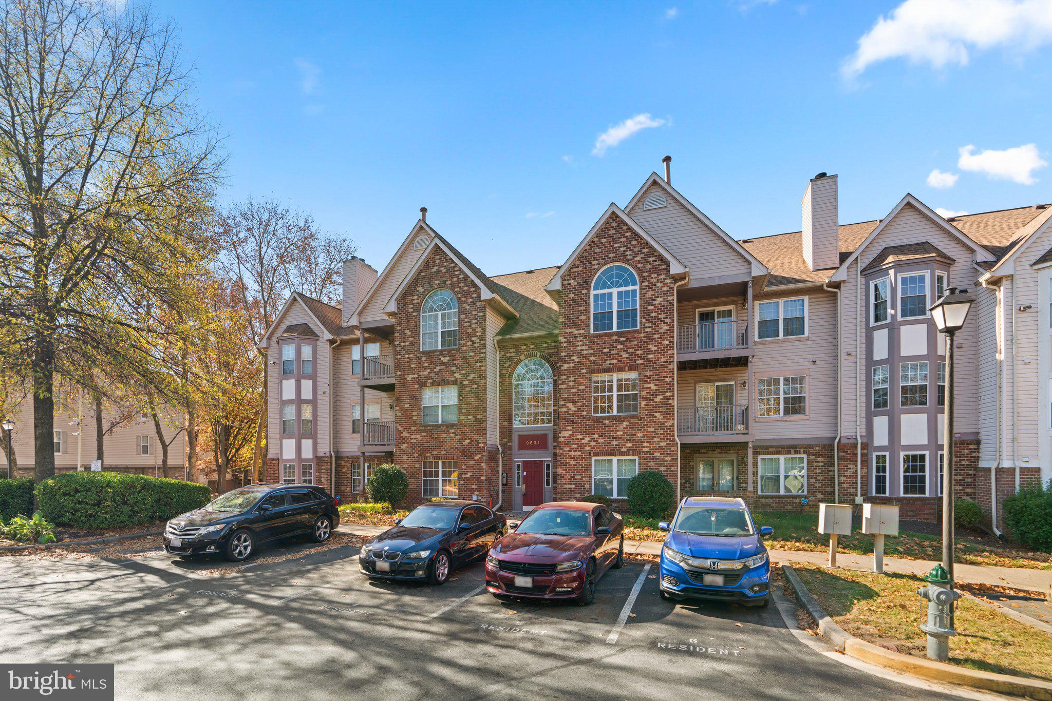 LAKE POINTE AT TOWN CENTER - Residential