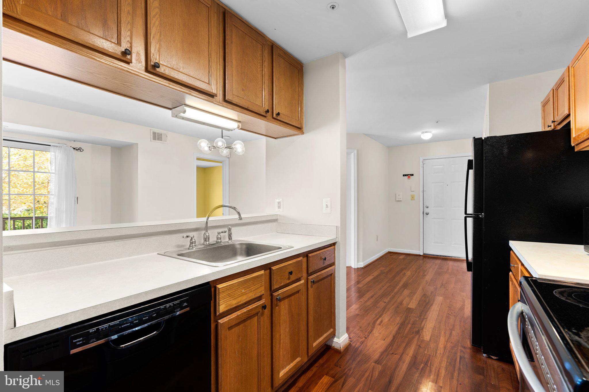 LAKE POINTE AT TOWN CENTER - Residential