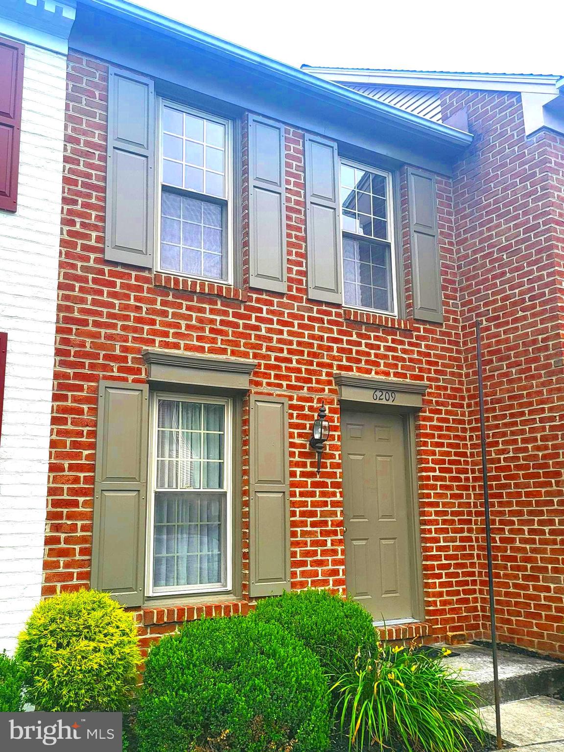 STANFORD COURT II - Residential