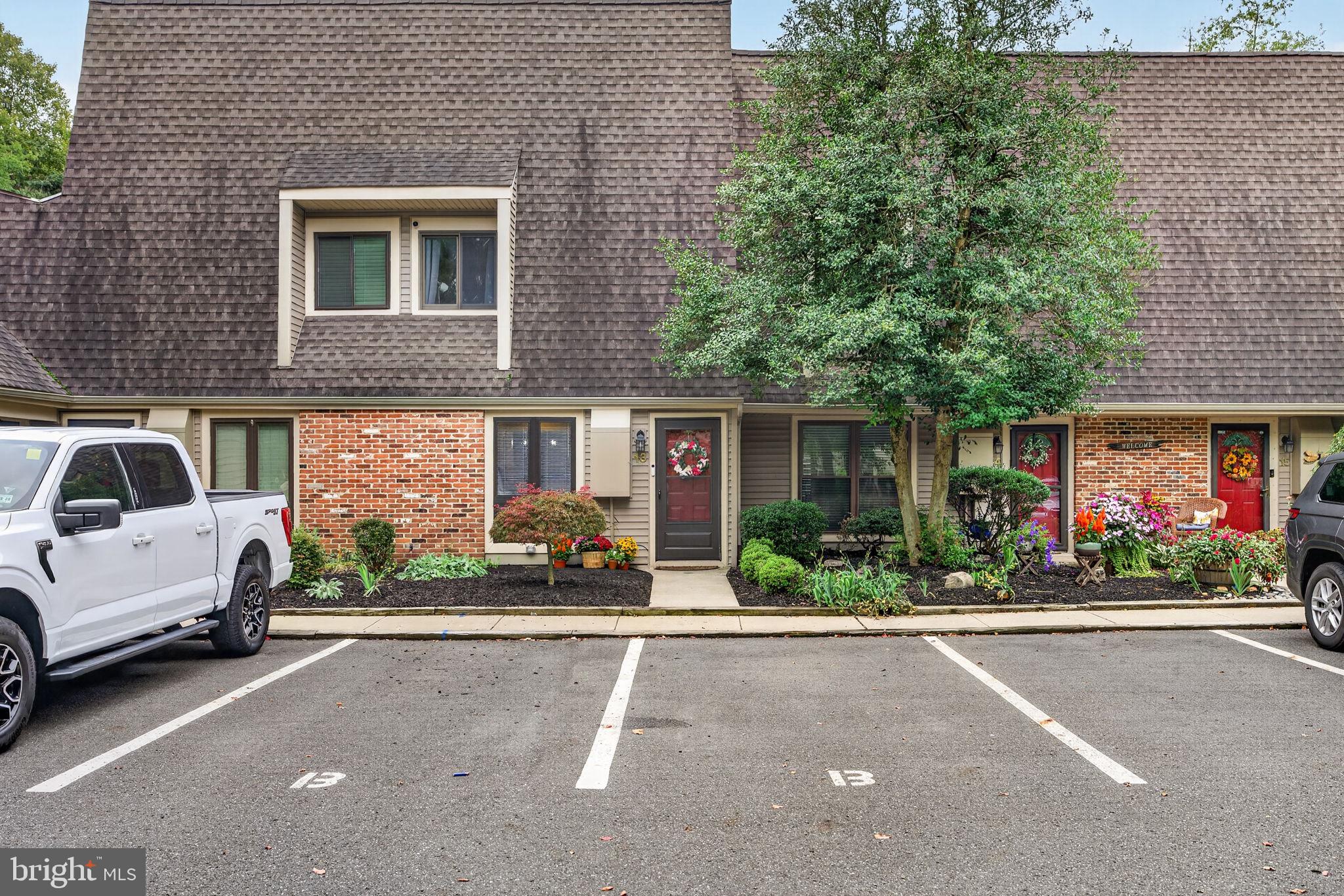 13 DORSET DRIVE
