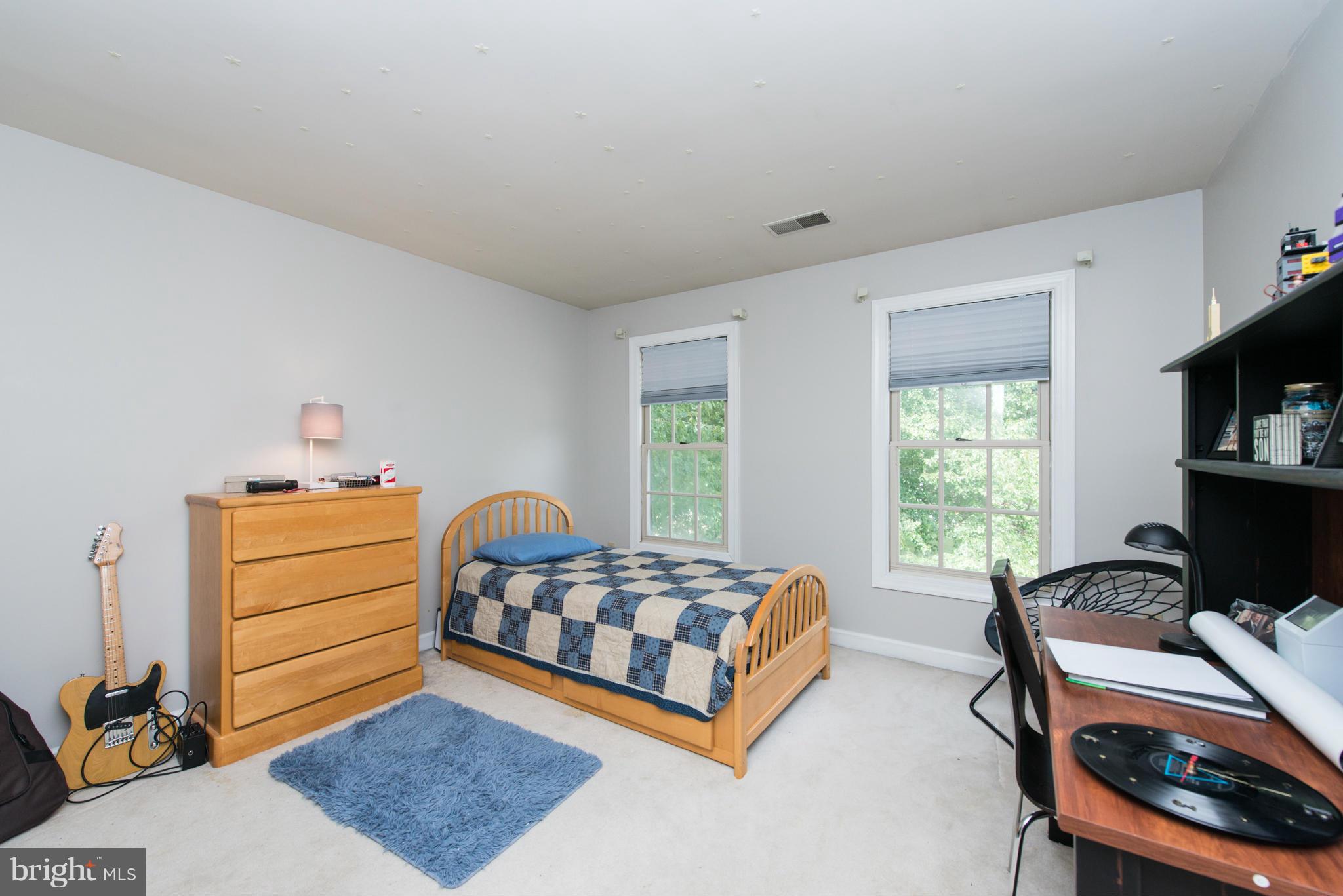 CROFTON CHASE - Residential