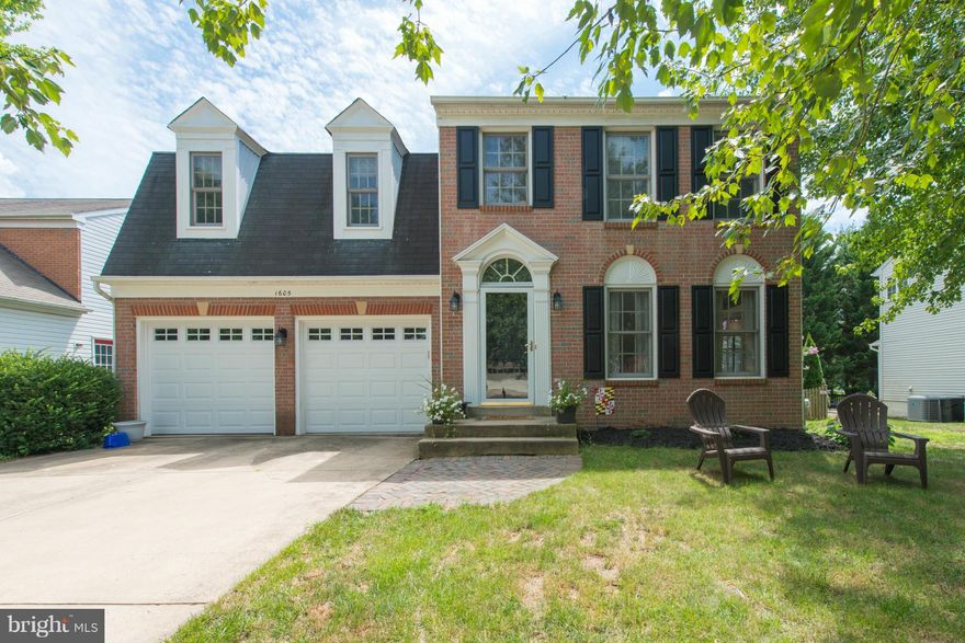 Located in a cul-de-sac in sought-after Crofton Chase, this gorgeous home features a great floorplan, spacious kitchen open to family room (bumpout!) with cozy fireplace, back deck & fenced yard, separate huge dining room, large bedrooms, and insulated basement, ready-to-finish + rough-in for bathroom. Shows well - ready to move in!